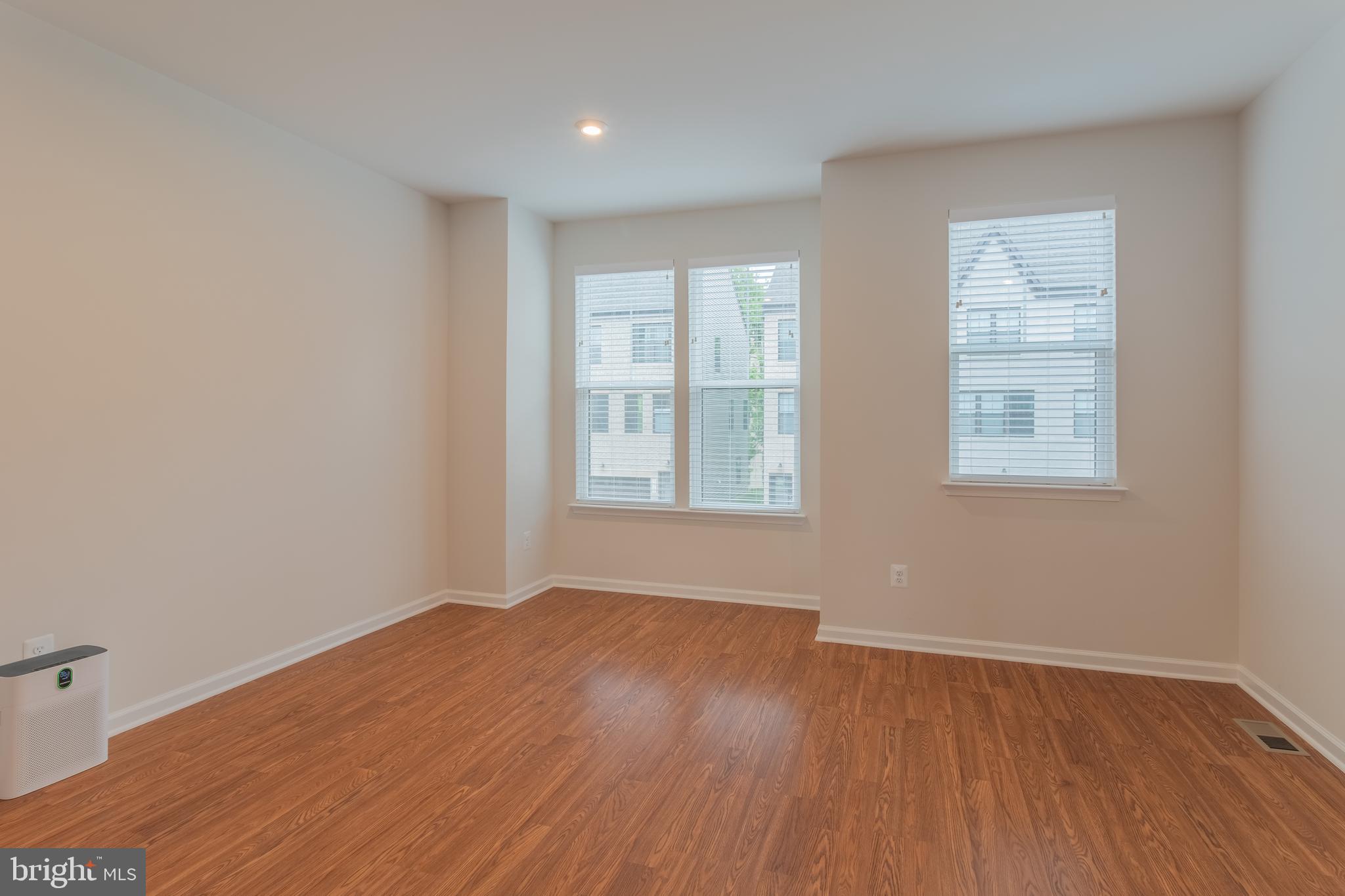 GATEWAY WEST - Residential Lease