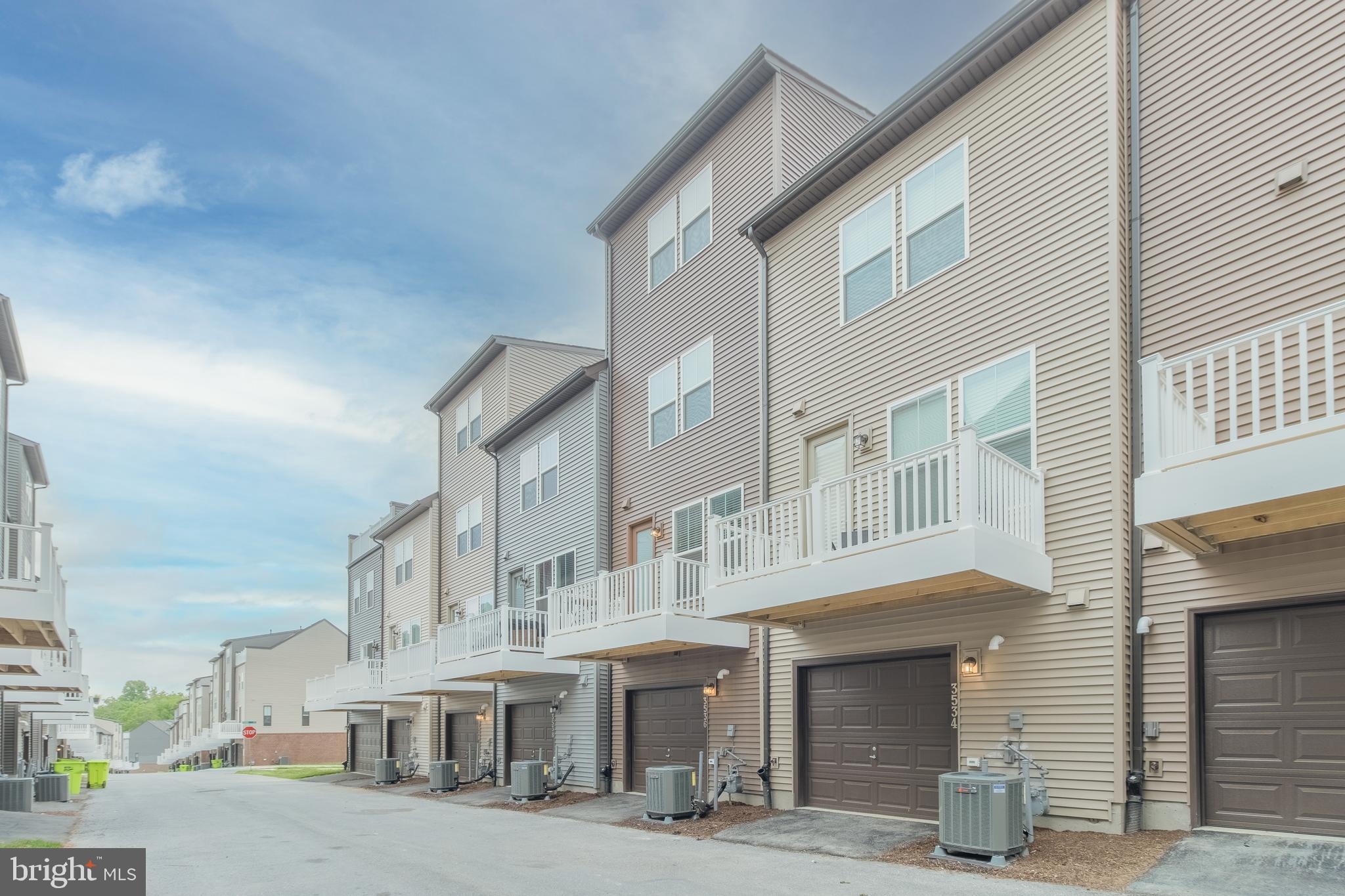 GATEWAY WEST - Residential Lease