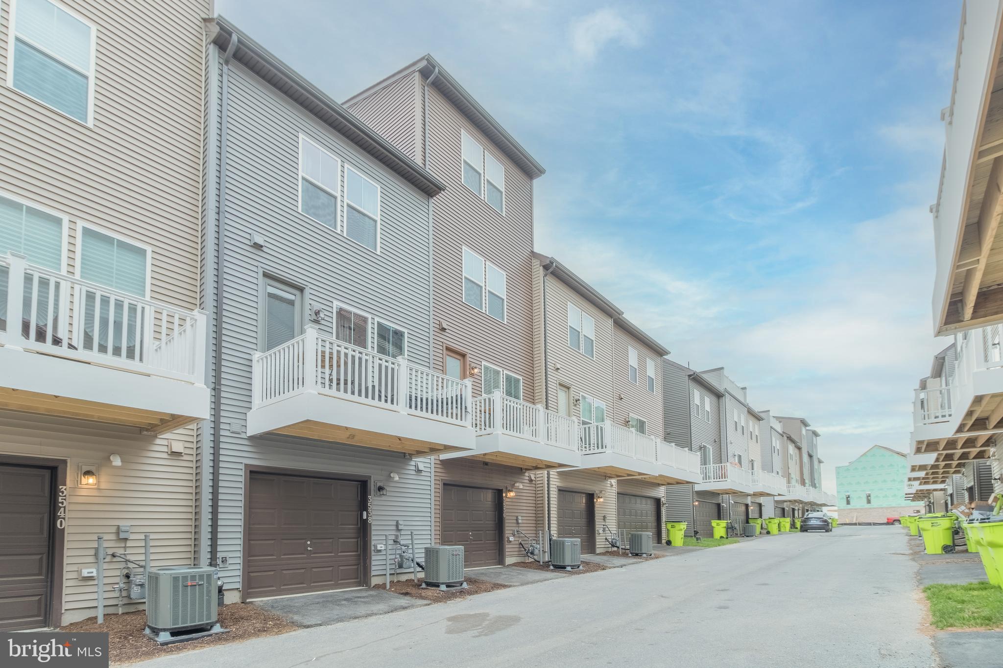 GATEWAY WEST - Residential Lease