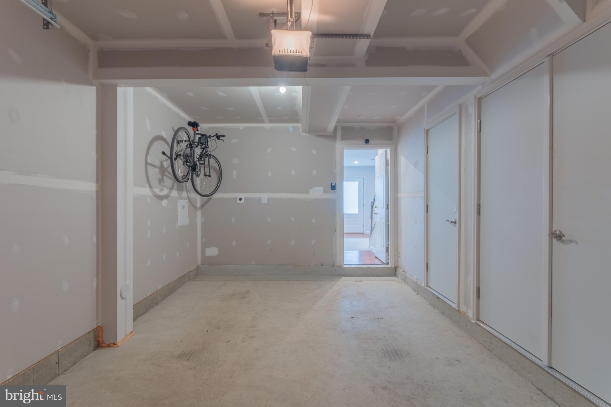 GATEWAY WEST - Residential Lease