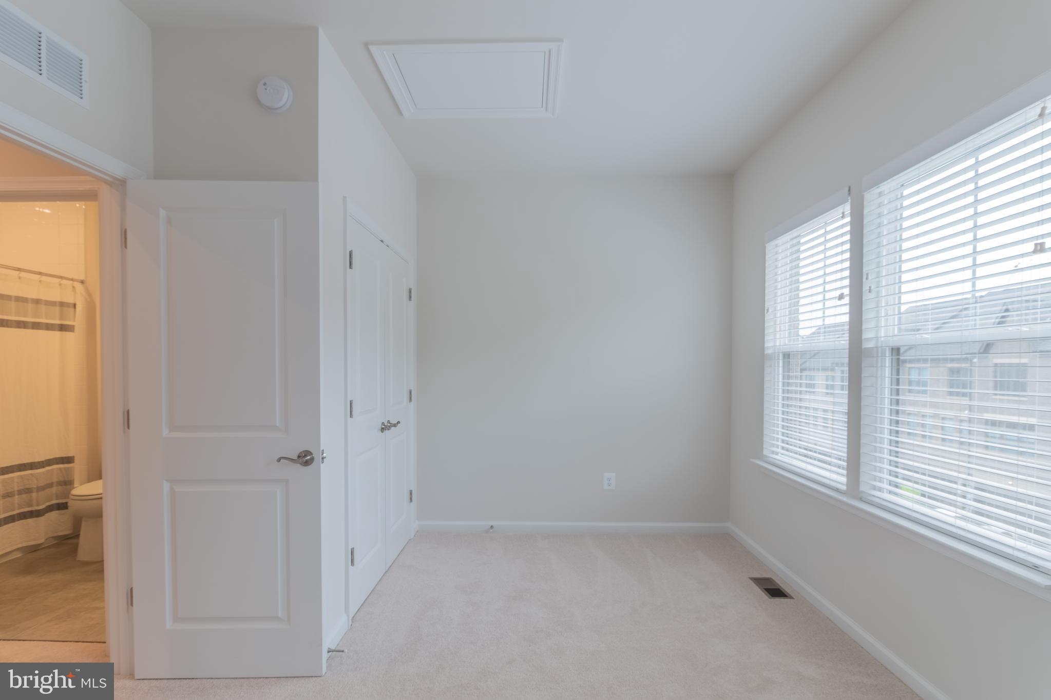 GATEWAY WEST - Residential Lease