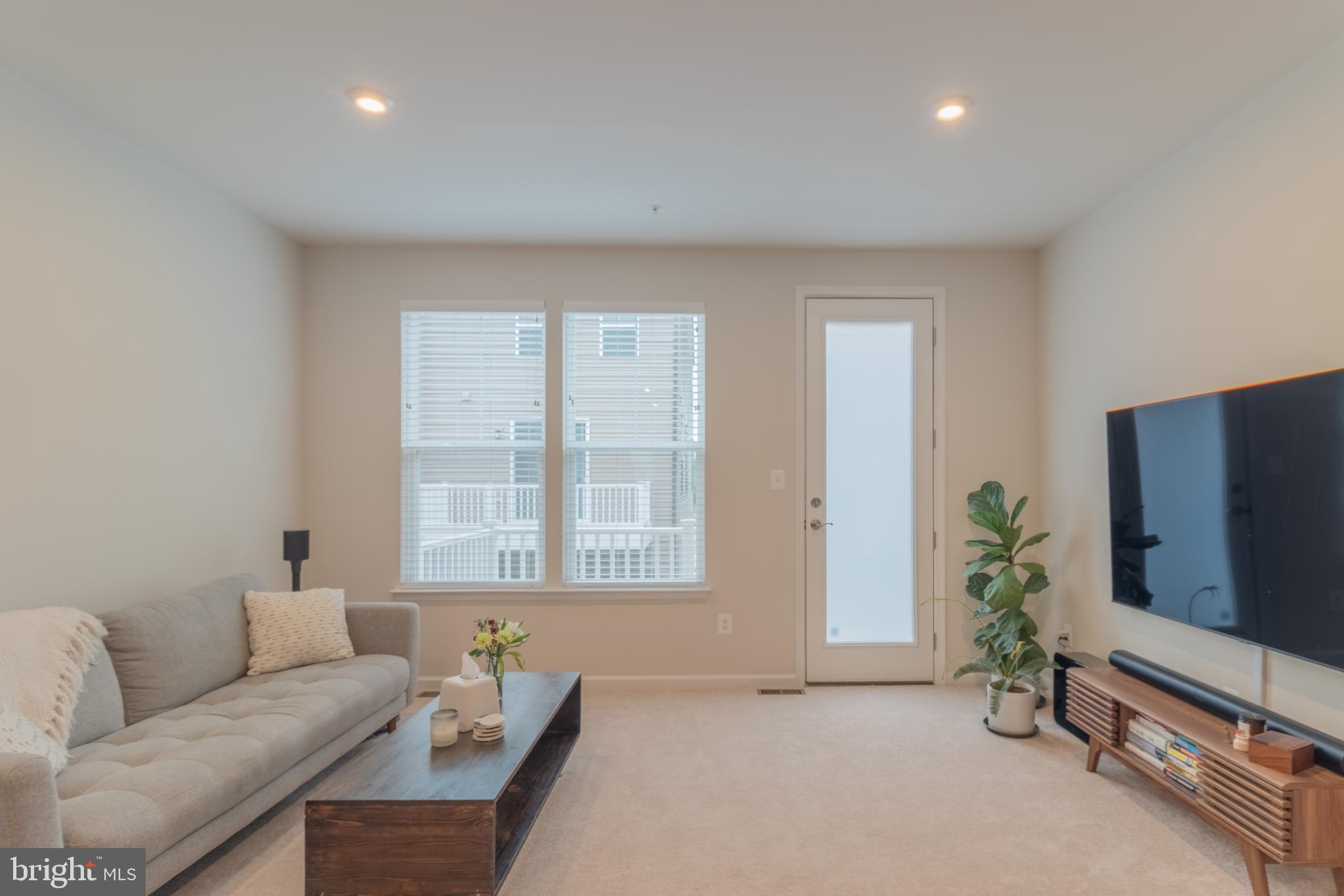 GATEWAY WEST - Residential Lease