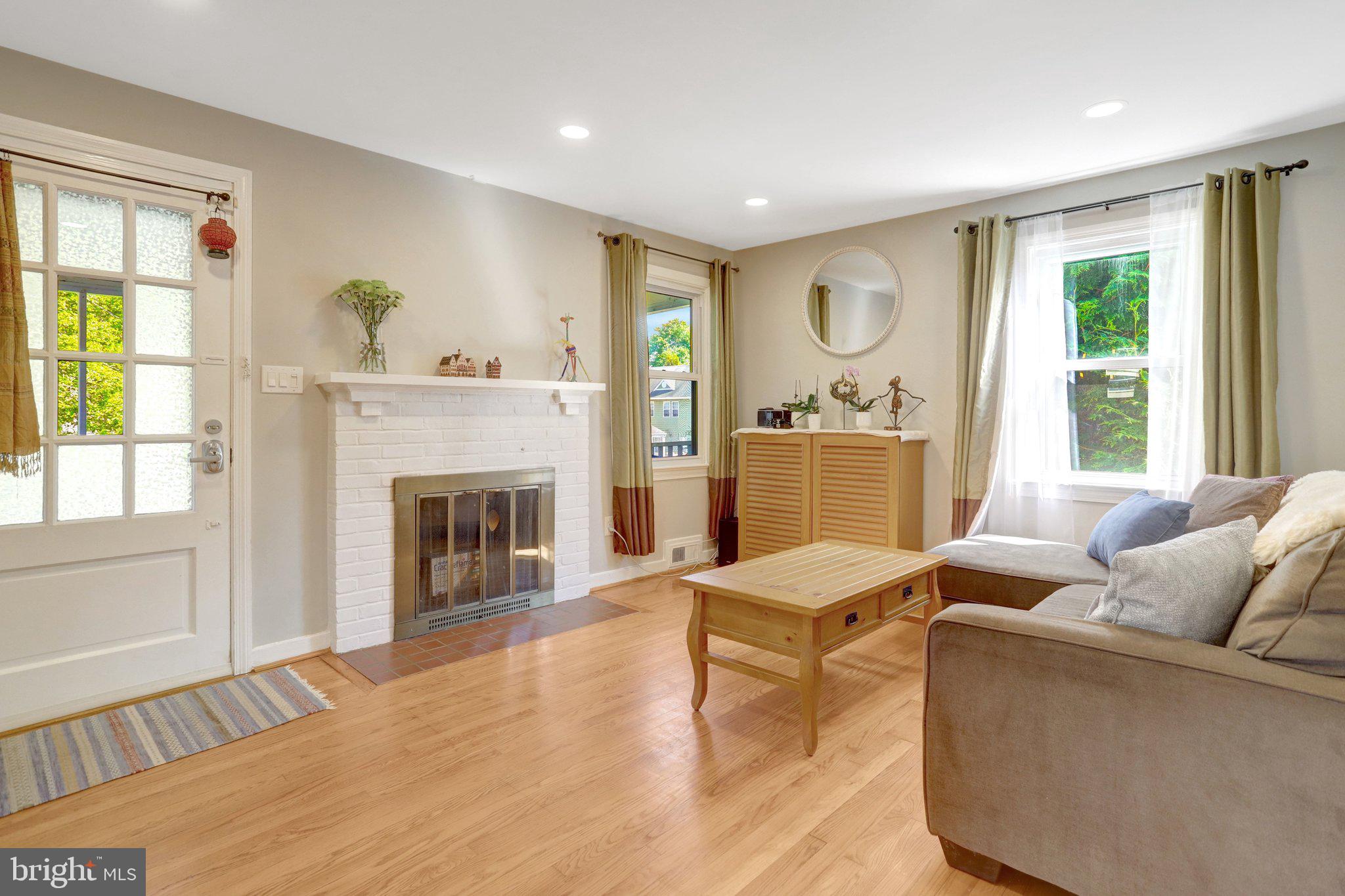 HILLWOOD - Residential