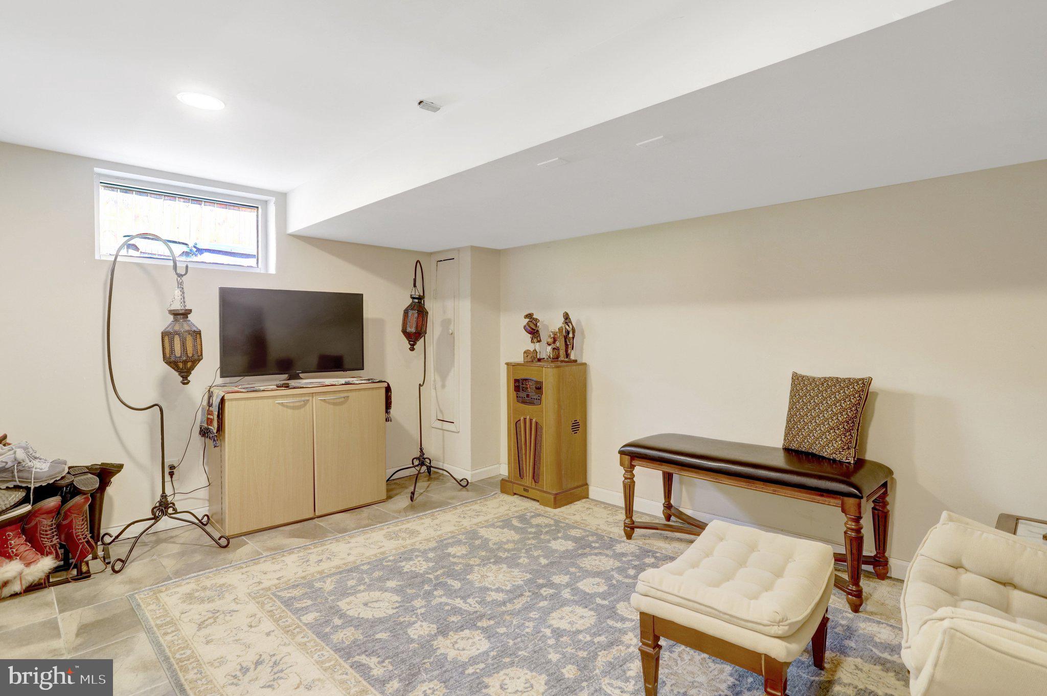 HILLWOOD - Residential