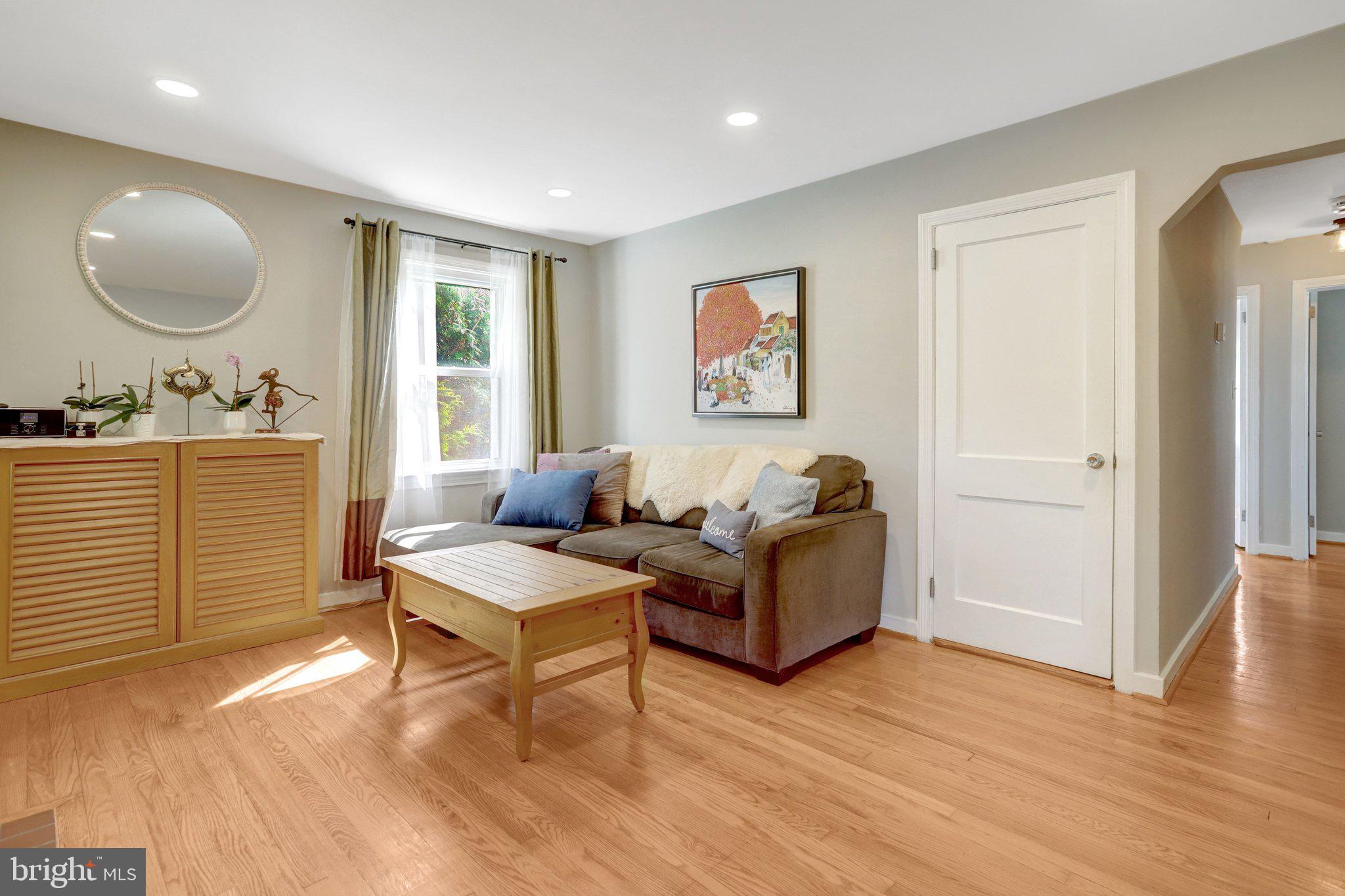 HILLWOOD - Residential