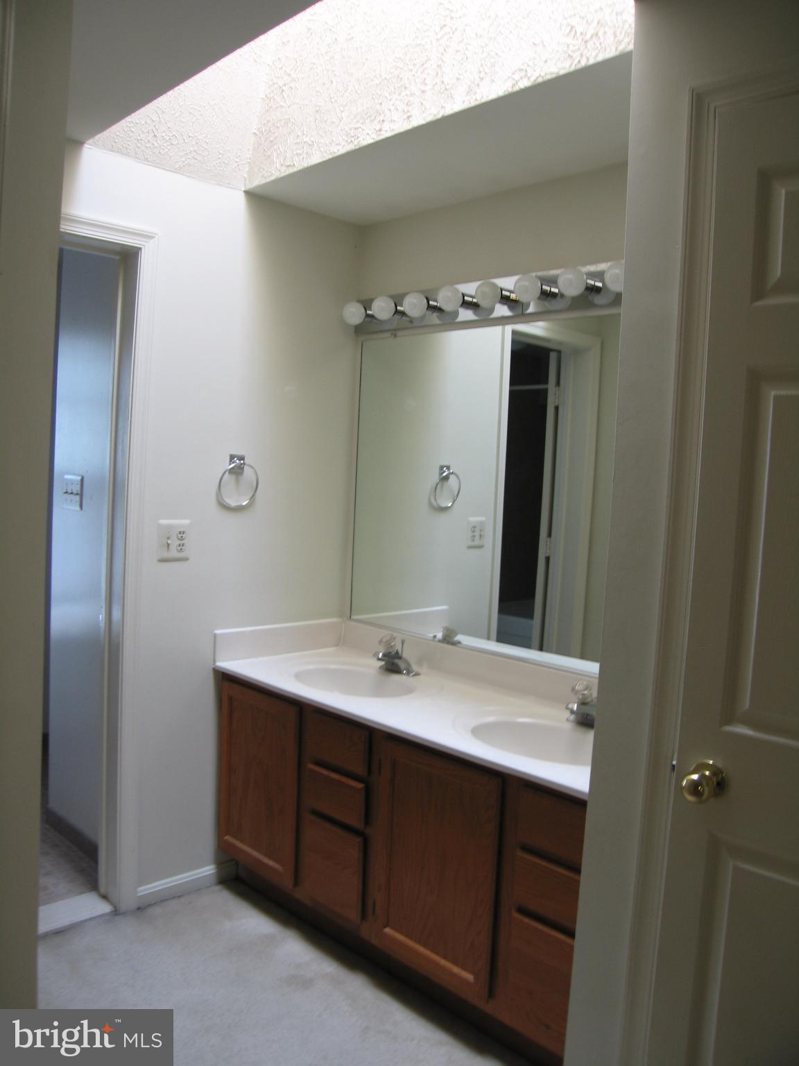 KINGSTOWNE - Residential Lease