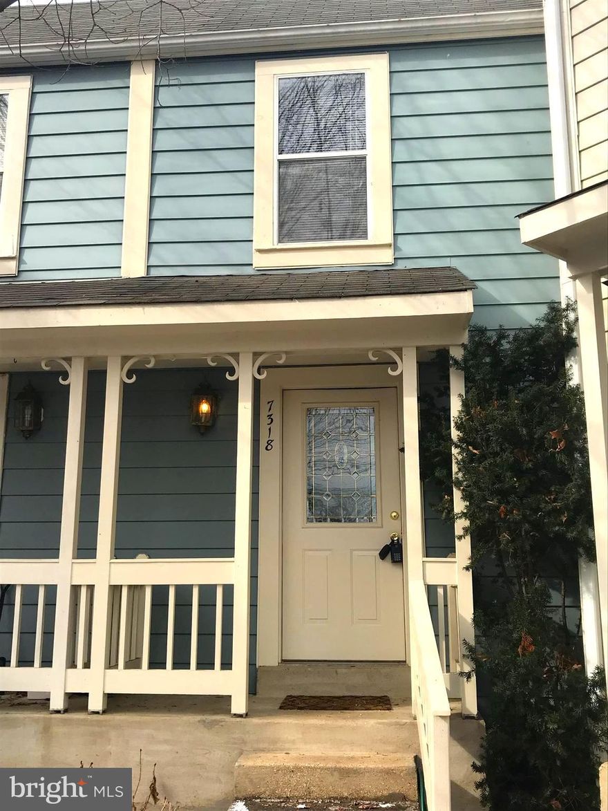 Great location in Kingstowne between two metro stops. Charming 3 level TH with loft-style master suite w/FP, ceiling fan, full bath big tub & walk-in closet. Main level has FP and glass doors to very nice deck. Kitchen w/separate pantry, SS stove & refrig. Lower level can be used as rec room or 2nd Master suite (w/full bath & walk-in closet). Pets on case by case basis.MAX 2 INCOMES TO QUALIFY!