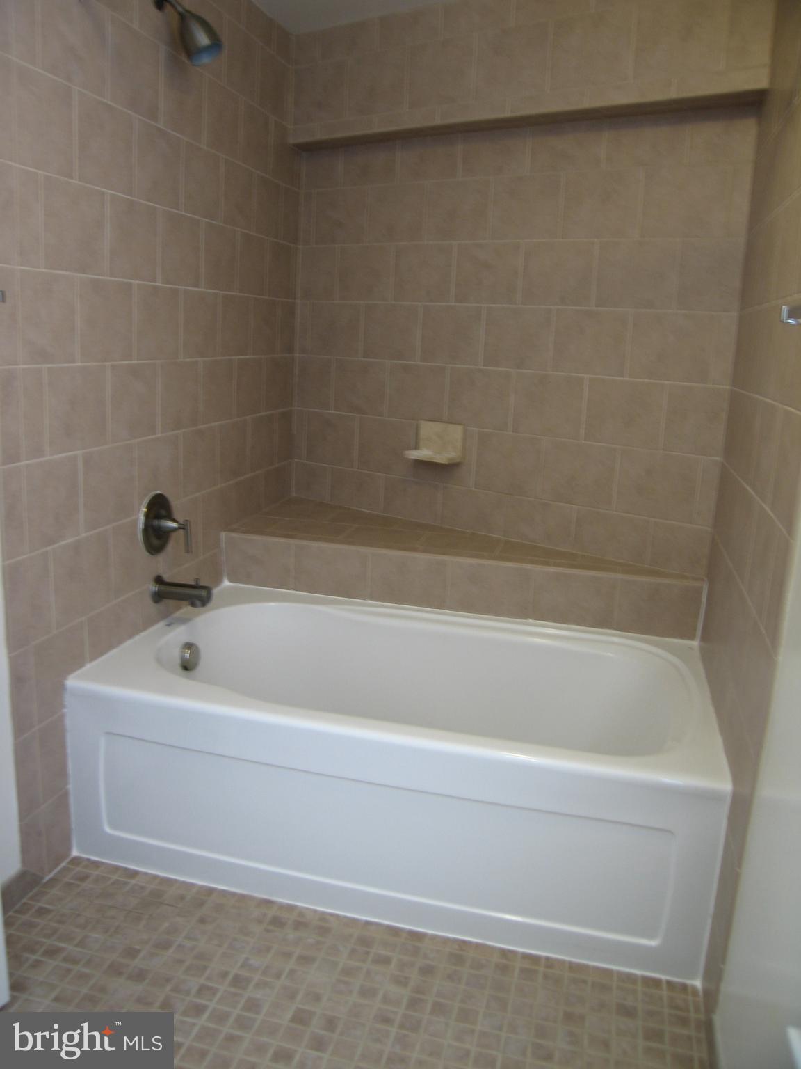 KINGSTOWNE - Residential Lease