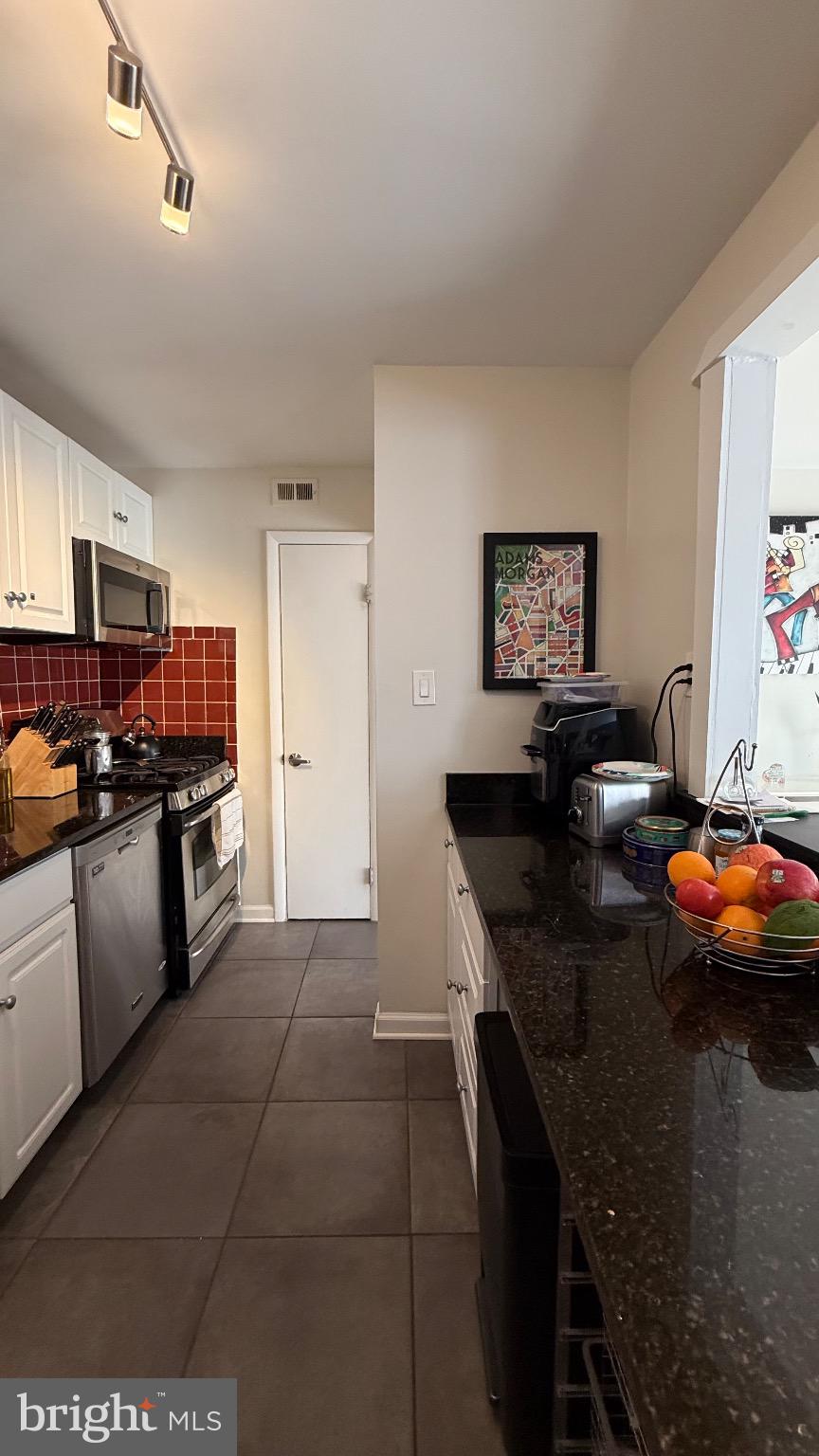 BETHESDA PARK - Residential