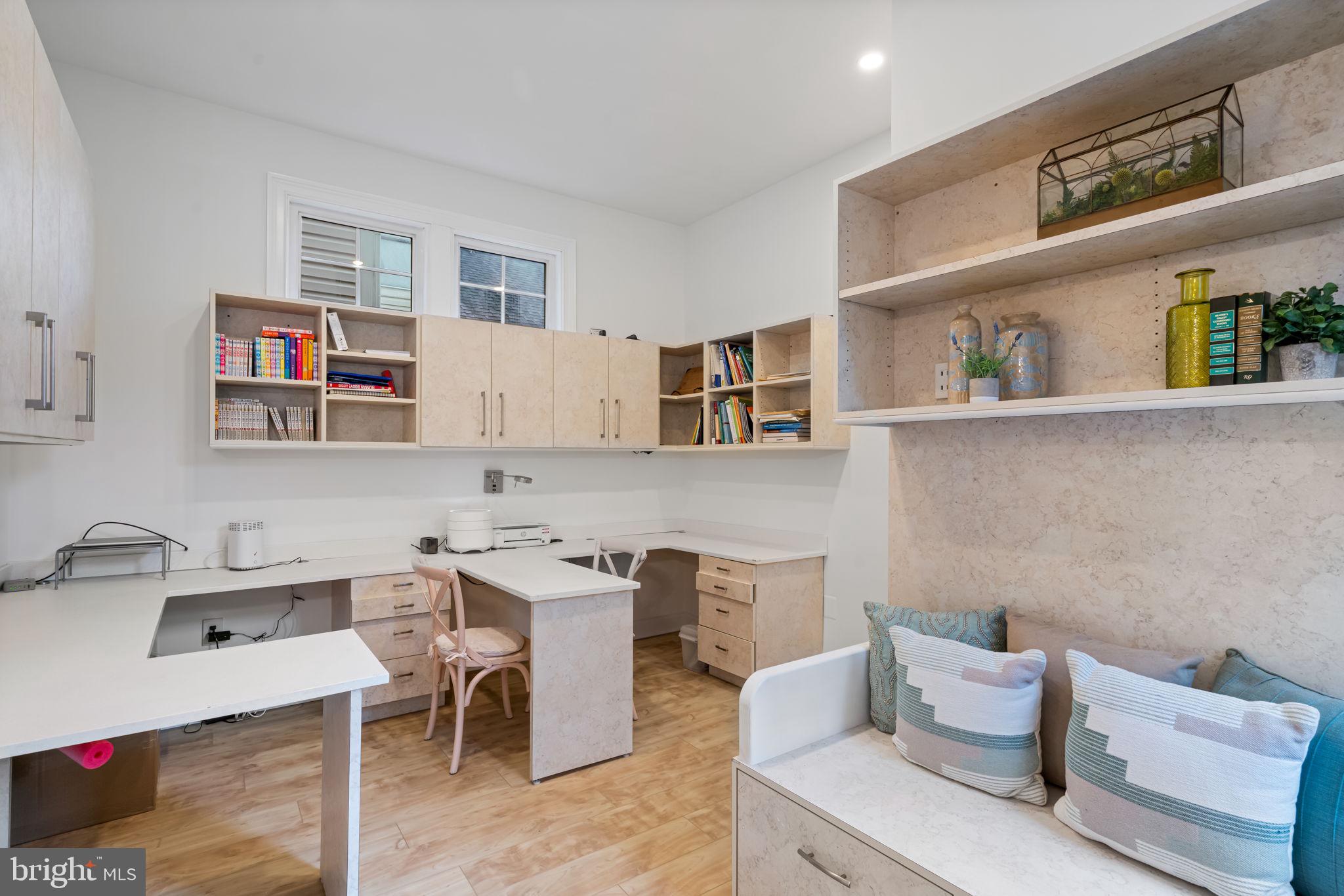 KING FARM WATKINS POND - Residential