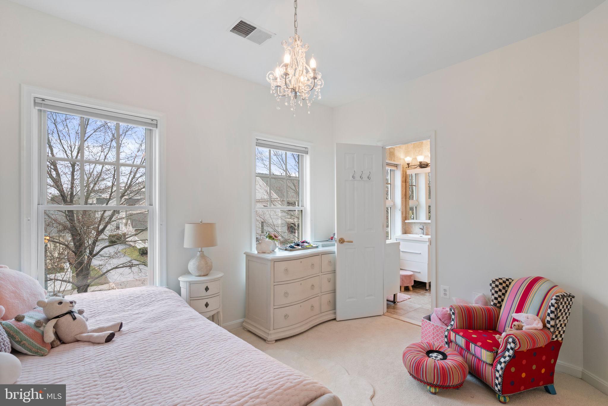 KING FARM WATKINS POND - Residential