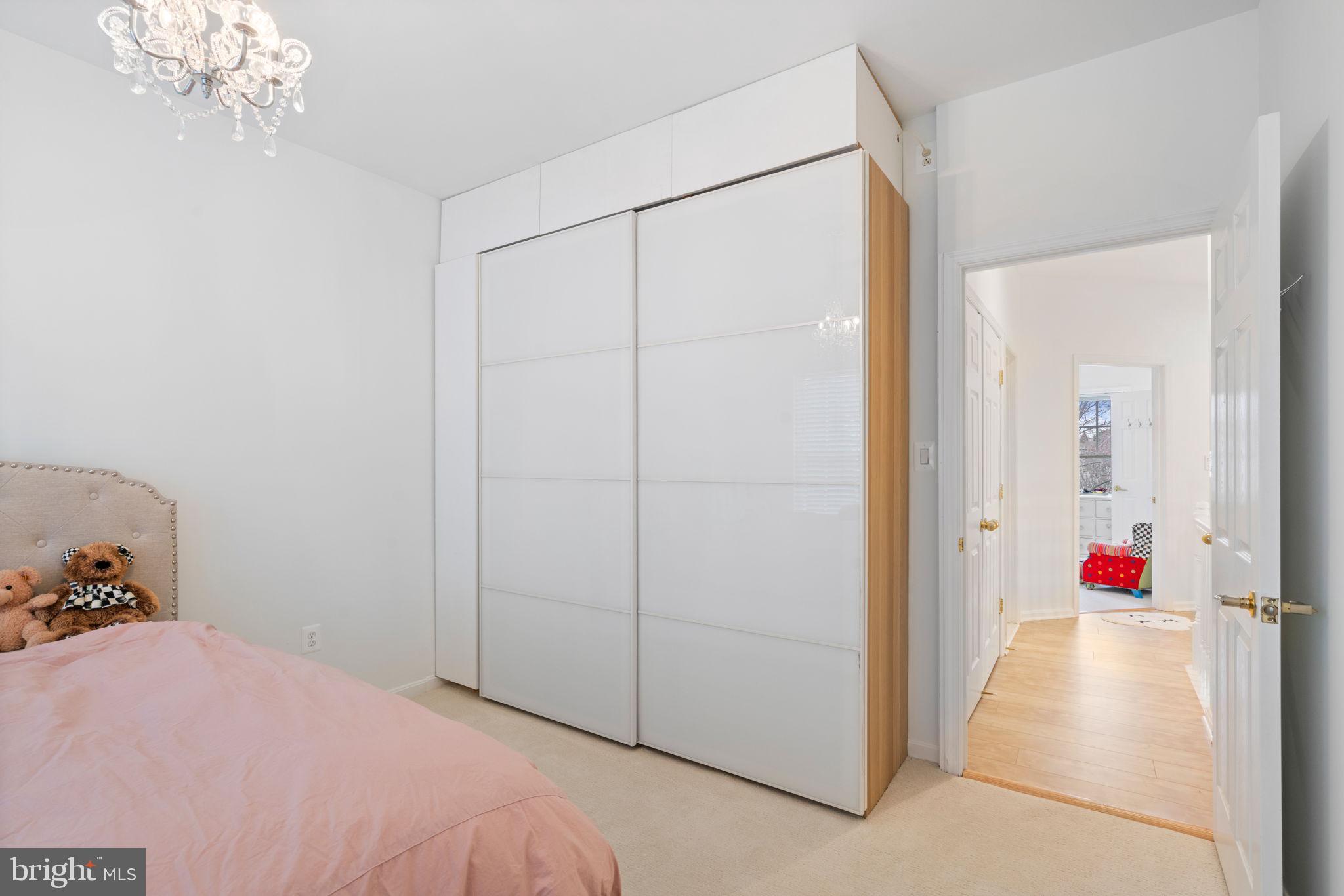 KING FARM WATKINS POND - Residential