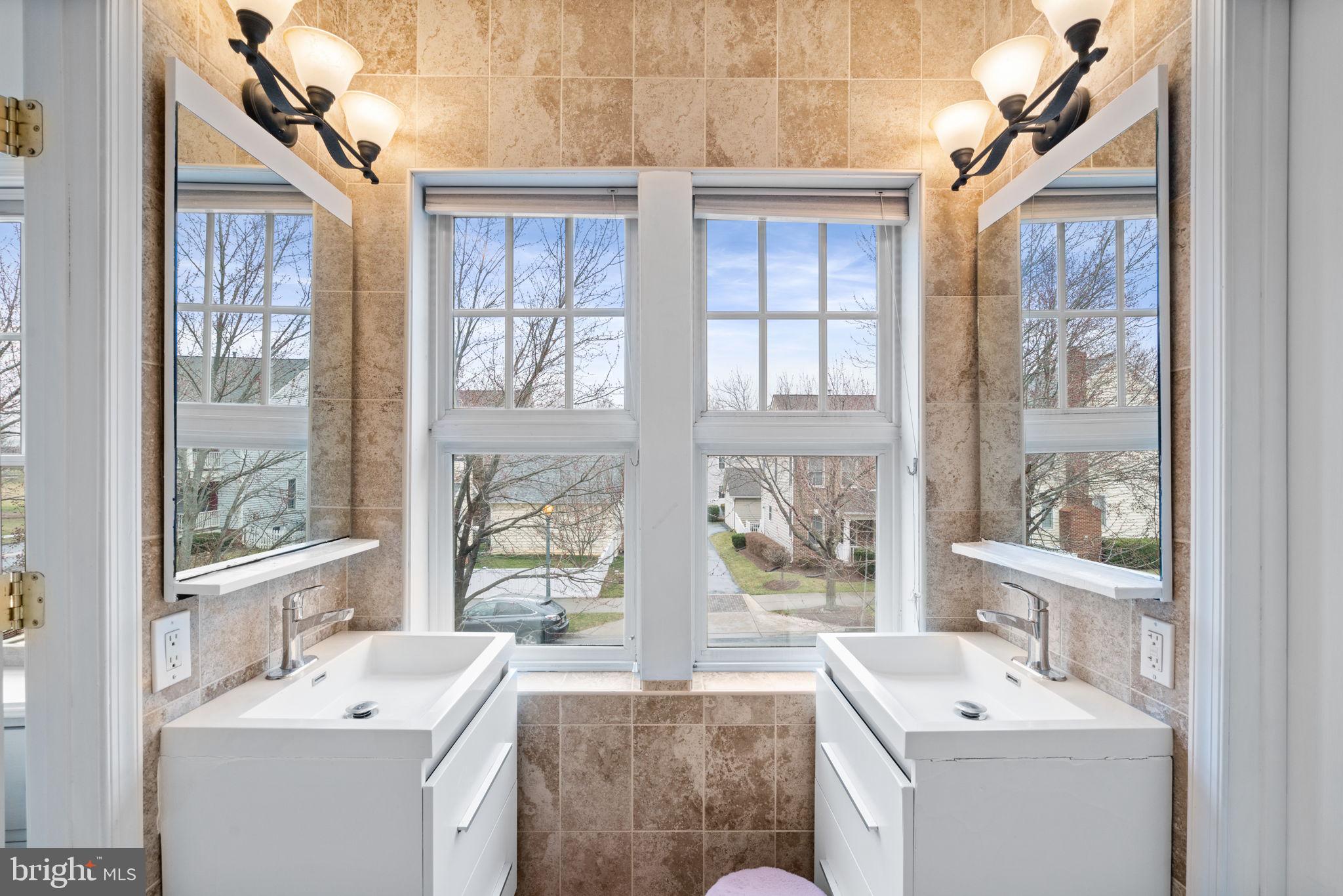 KING FARM WATKINS POND - Residential