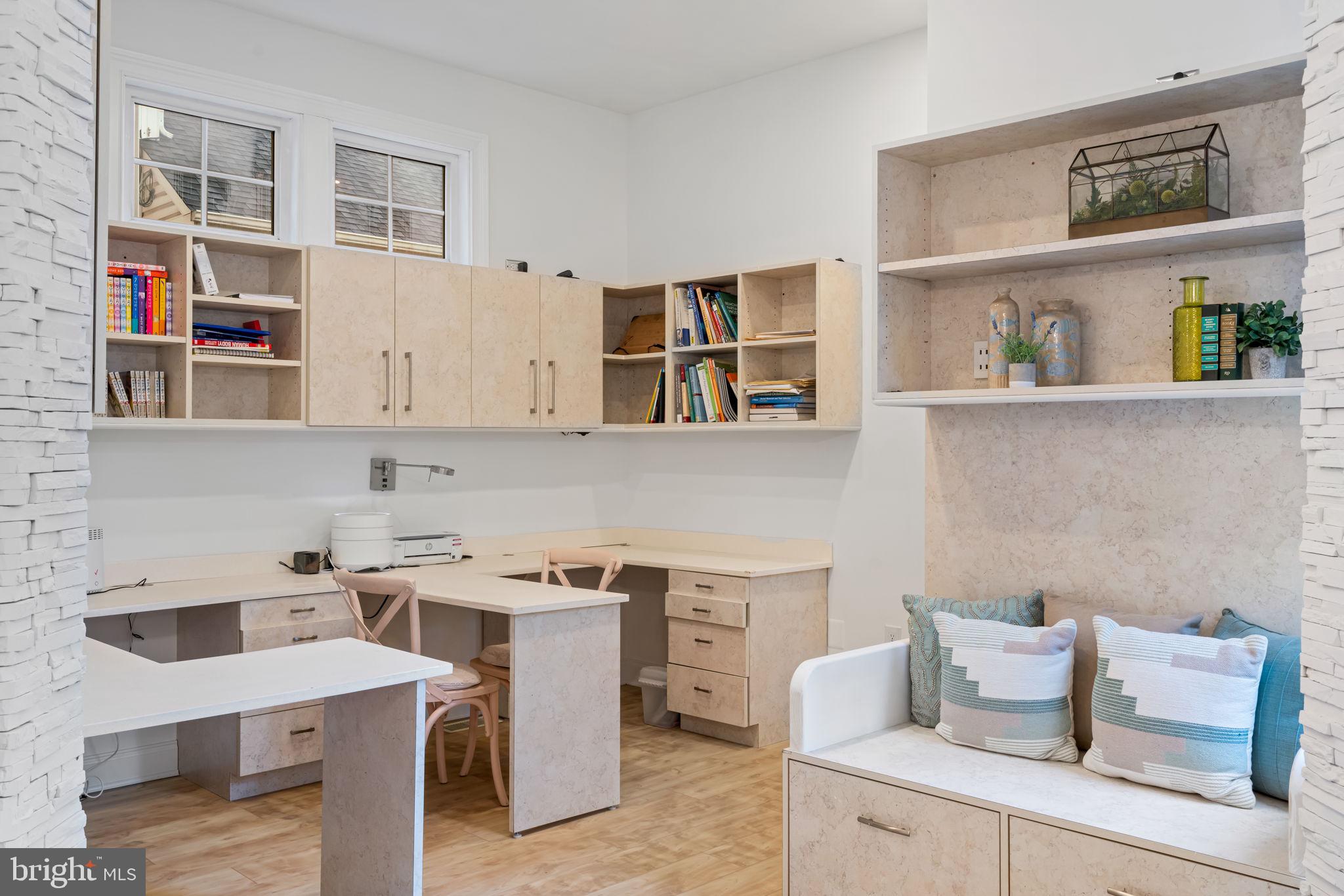 KING FARM WATKINS POND - Residential