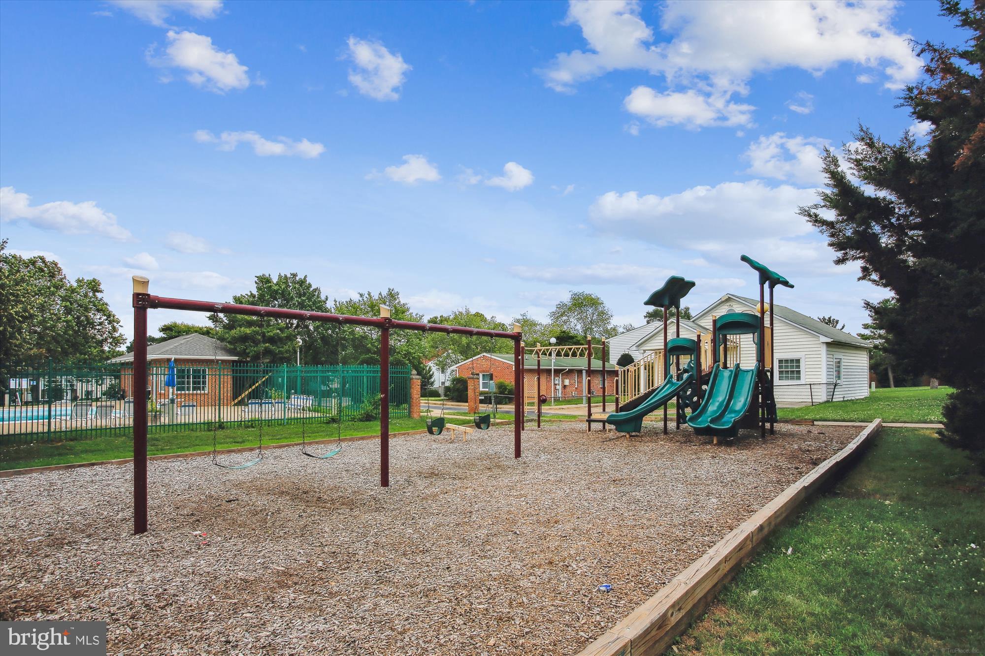 REFLECTION LAKE - Residential