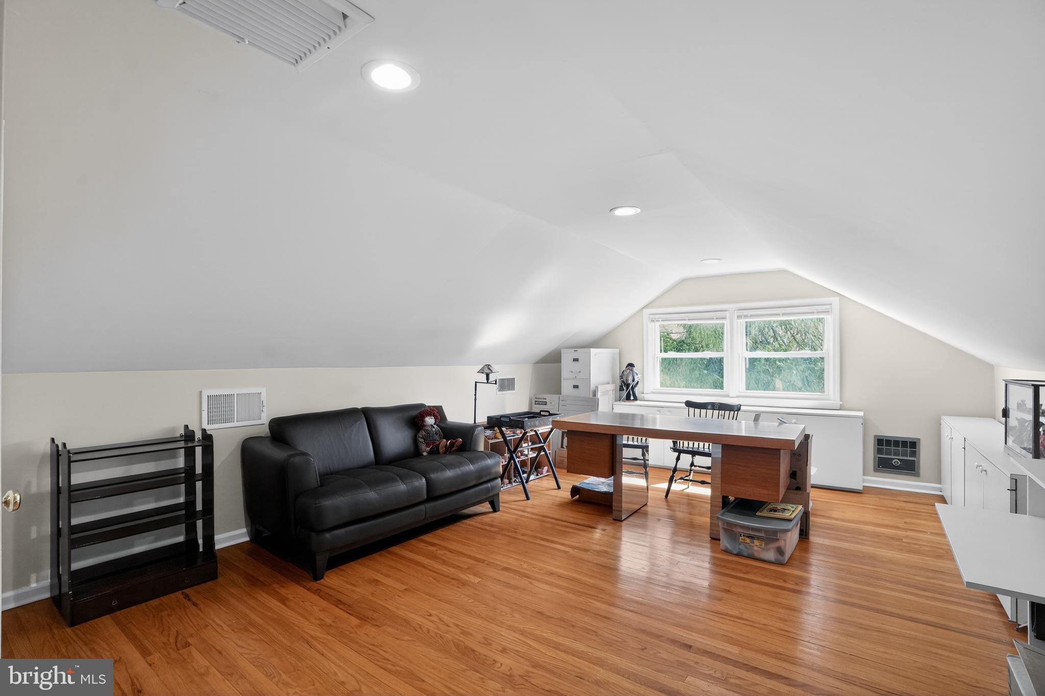 SCOTS GLEN - Residential