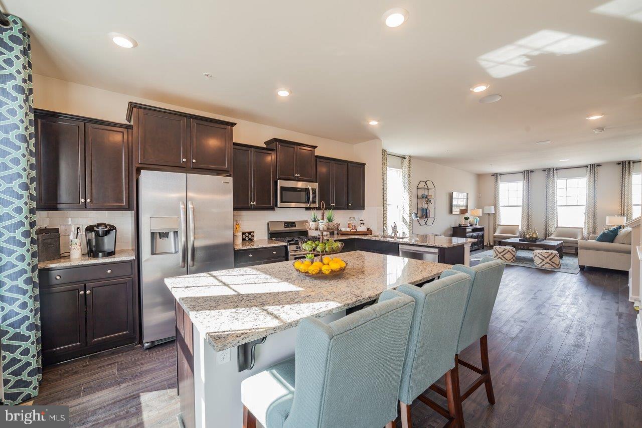 WOODMORE OVERLOOK - Residential