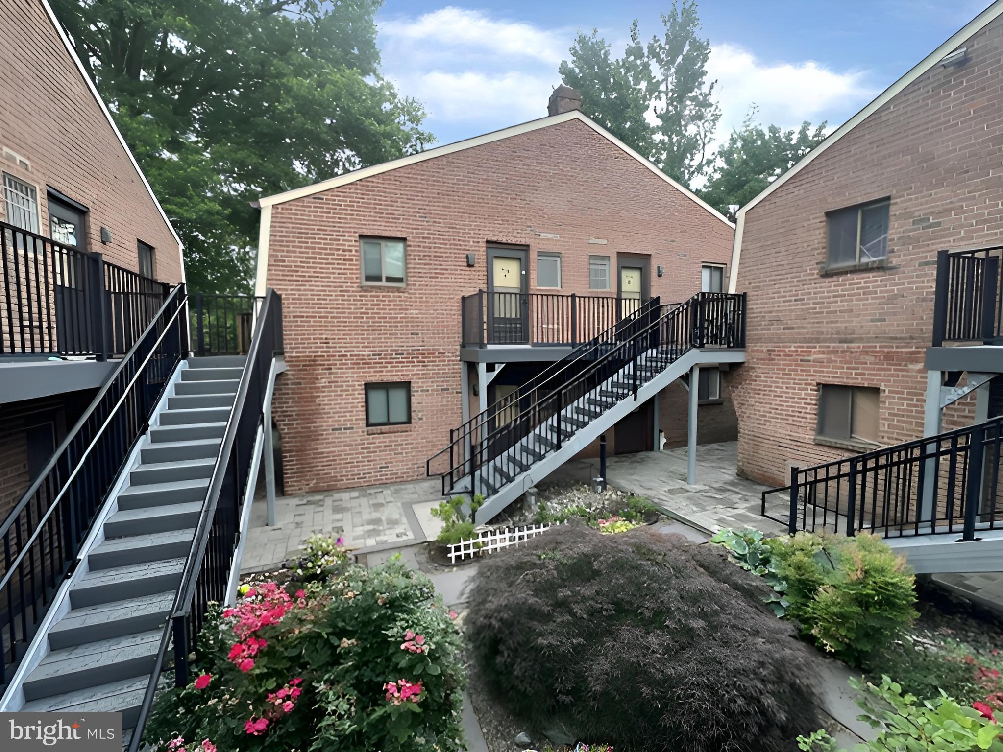 316 MEADOW WOODS
