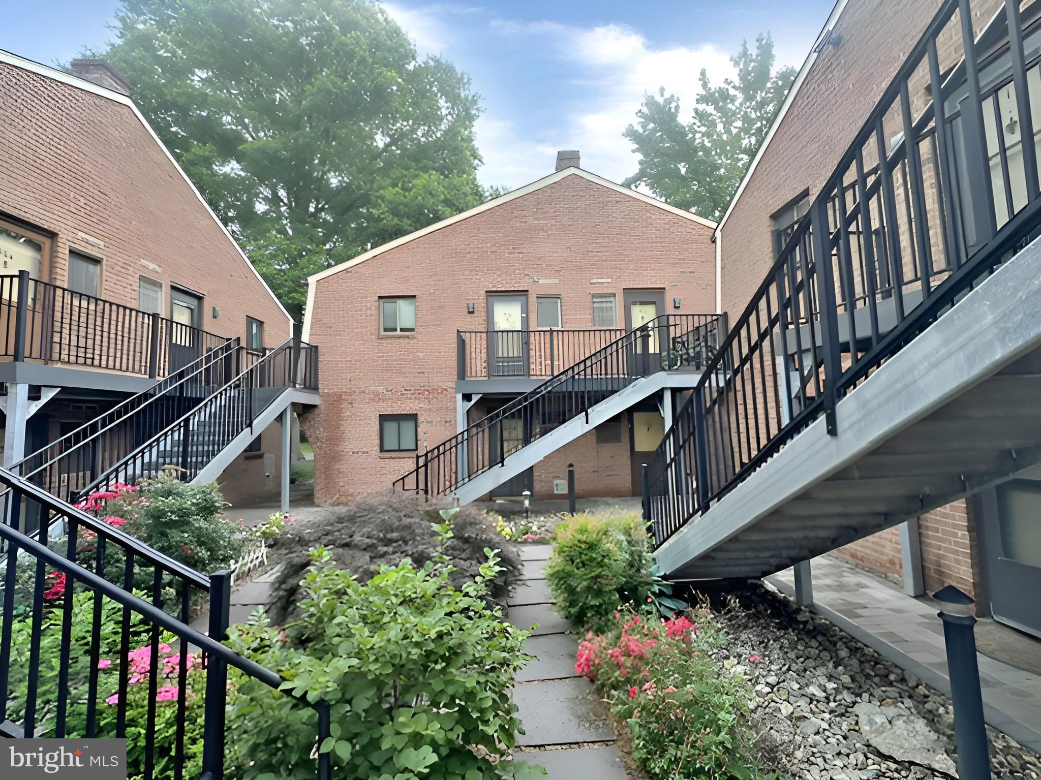 316 MEADOW WOODS