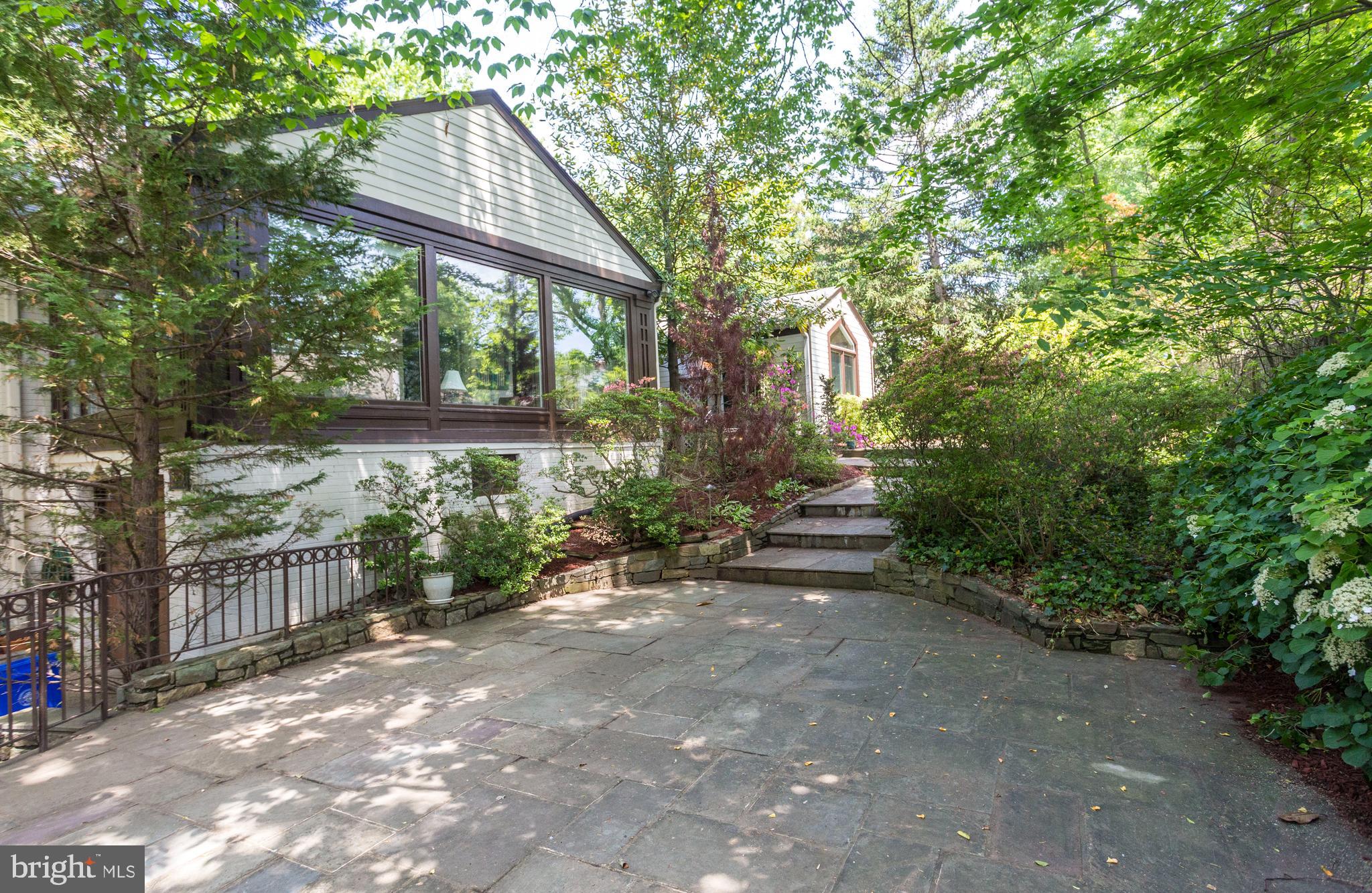 5628 KNOLLWOOD ROAD