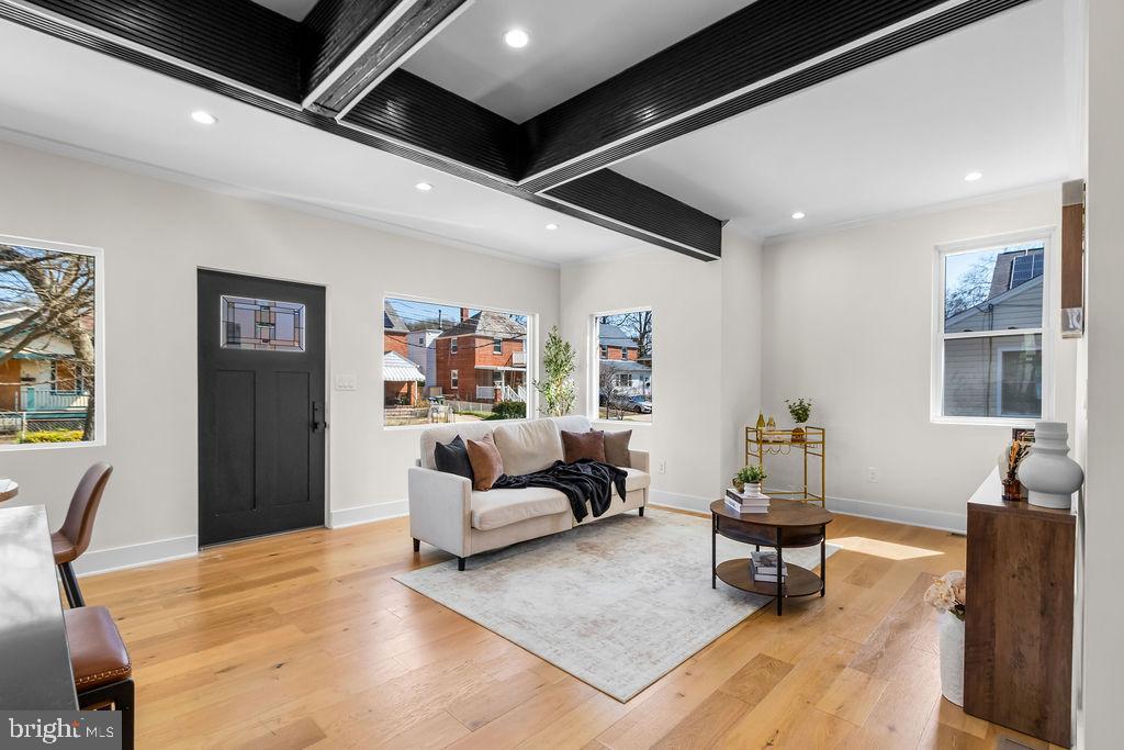 713 CROISSANT PLACE SE