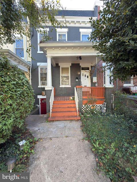 Photo of 432 Newton Place NW, WASHINGTON, DC 20010 (MLS # DCDC2226820) Photo of 432 Newton Place NW, WASHINGTON, DC 20010 (MLS # DCDC2226820)