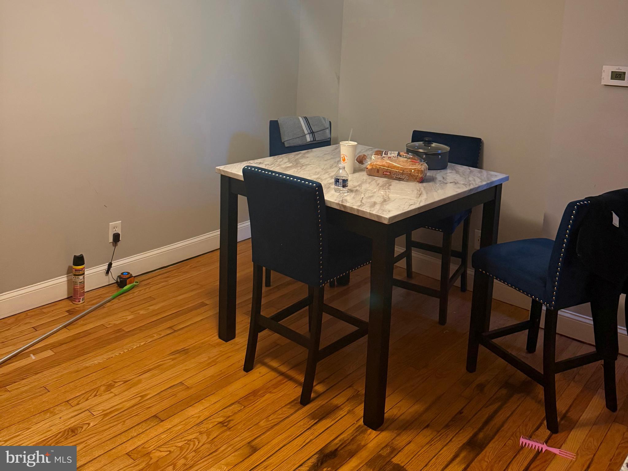 SANDTOWN-WINCHESTER - Residential