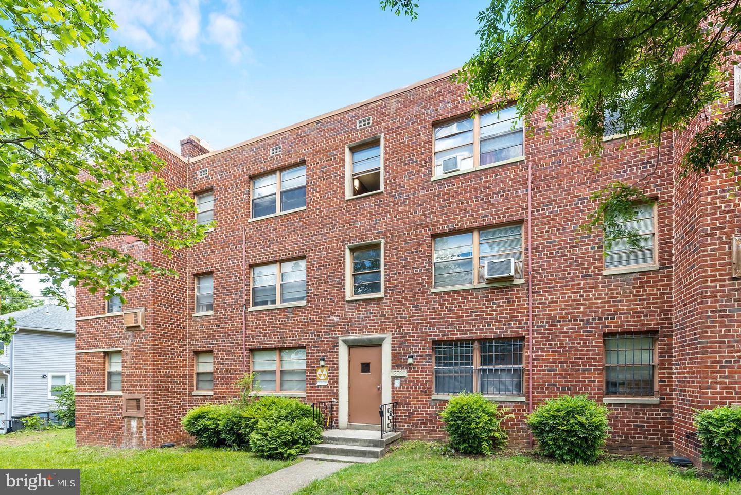 206 TRENTON PLACE SE 103