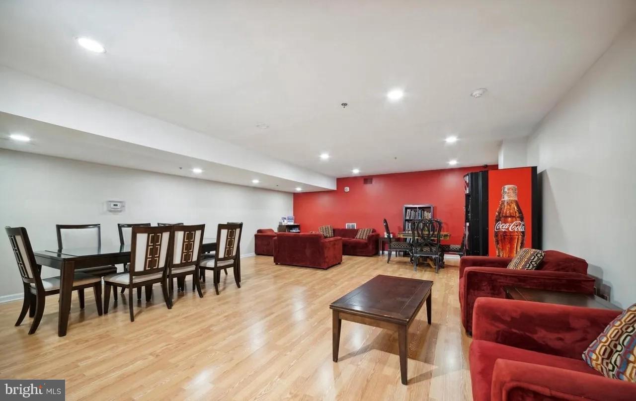 1324 LOCUST STREET 00 205