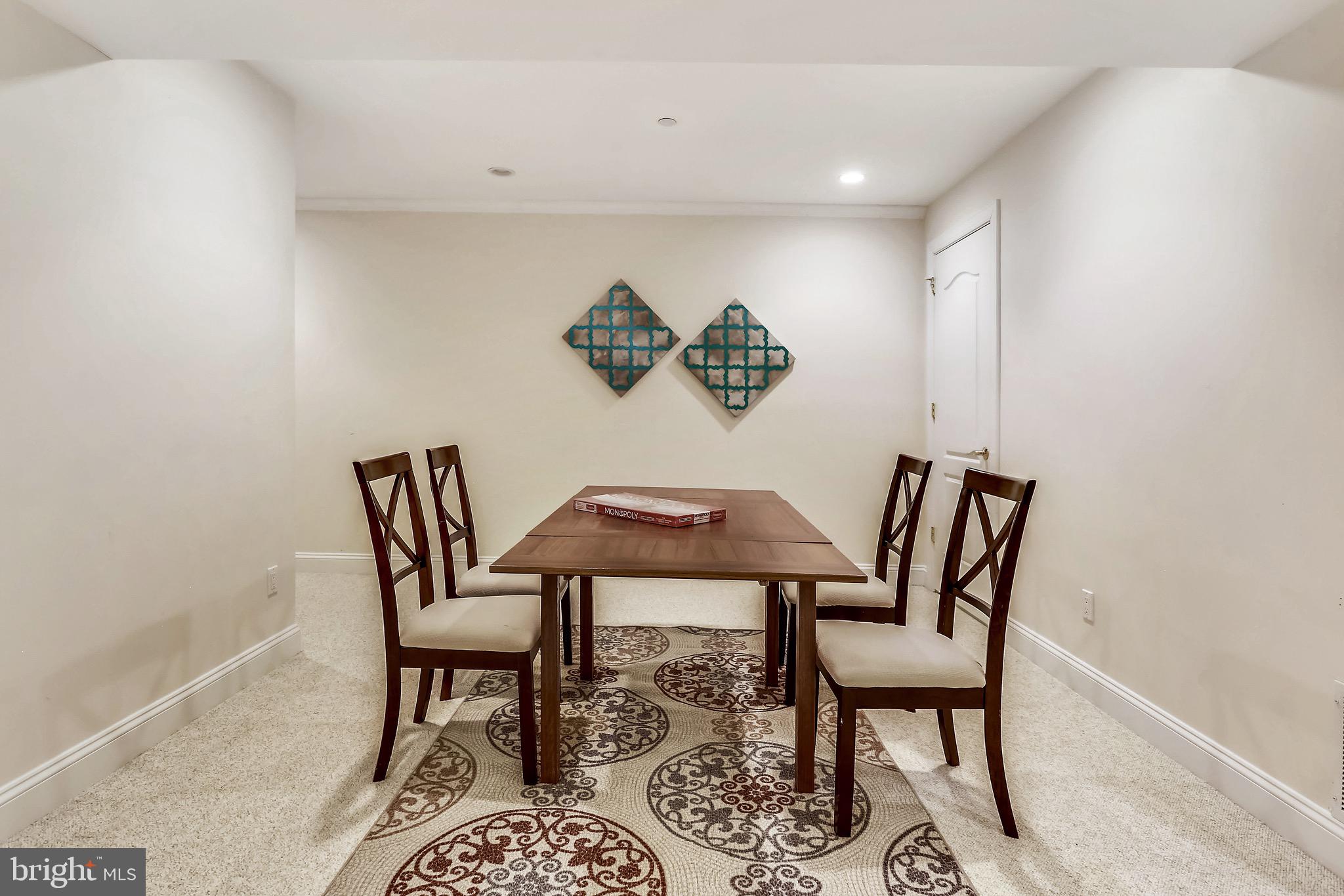 REGENCY ESTATES - Residential