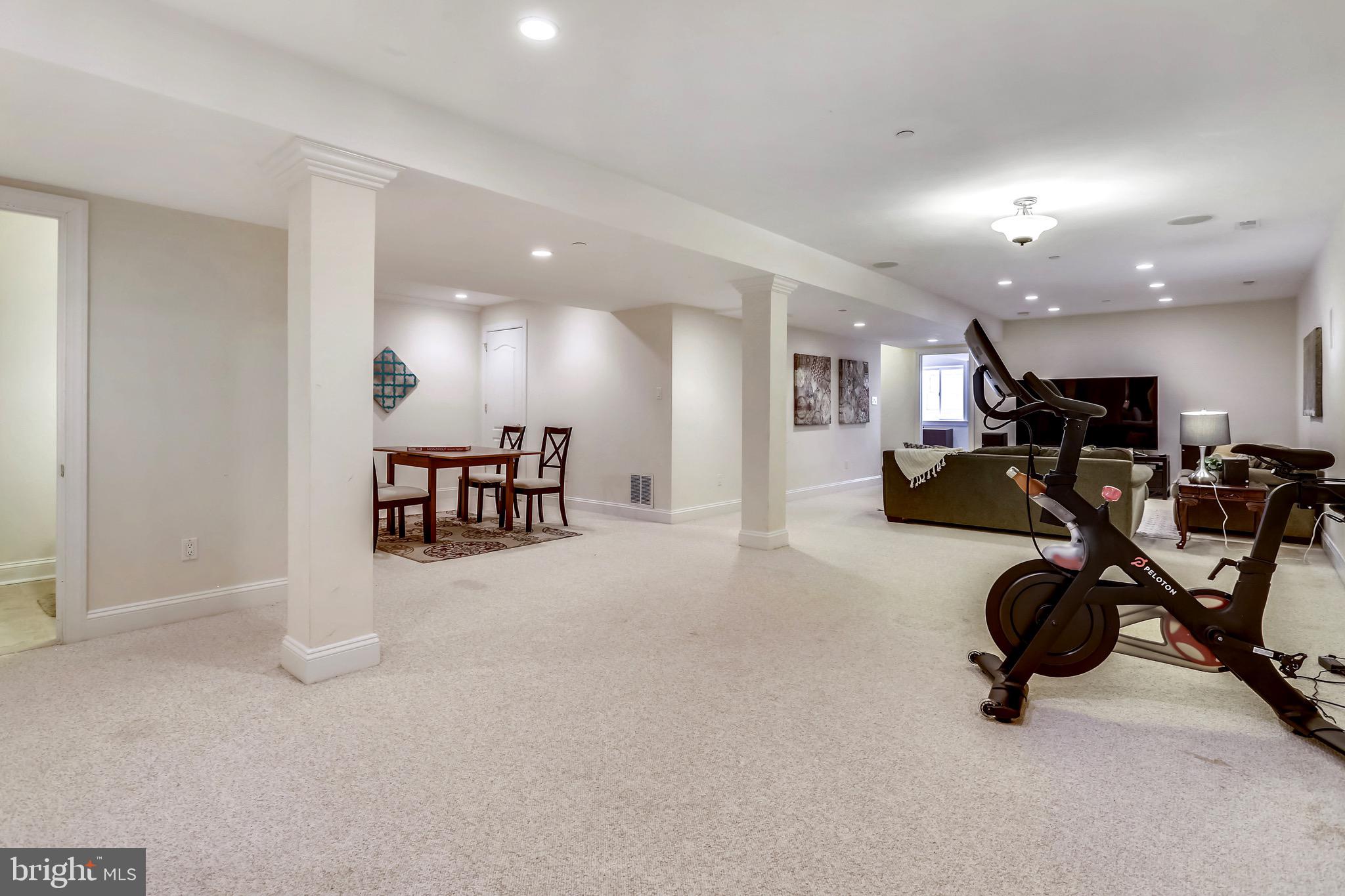 REGENCY ESTATES - Residential