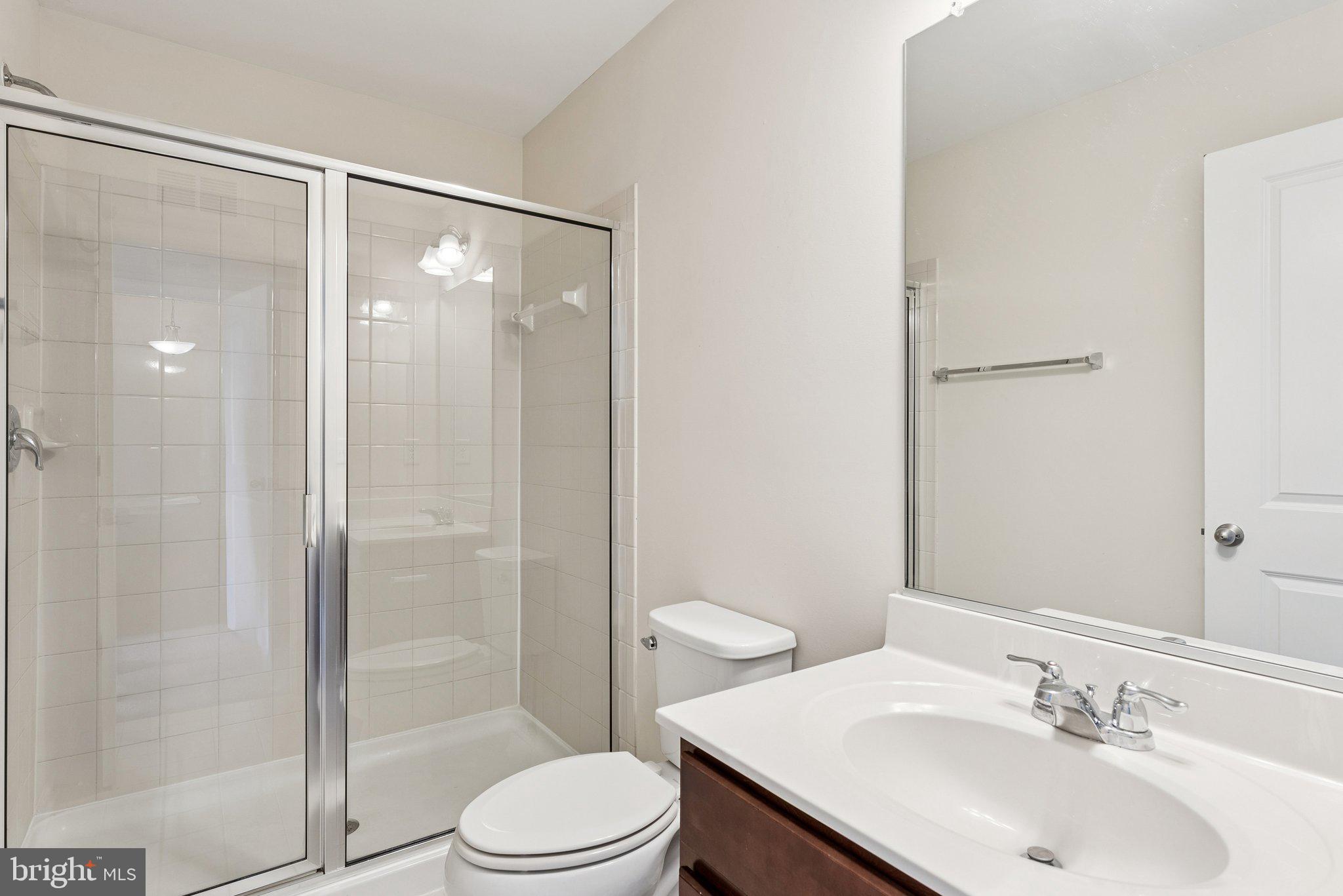 LOUDOUN PLACE - Residential Lease