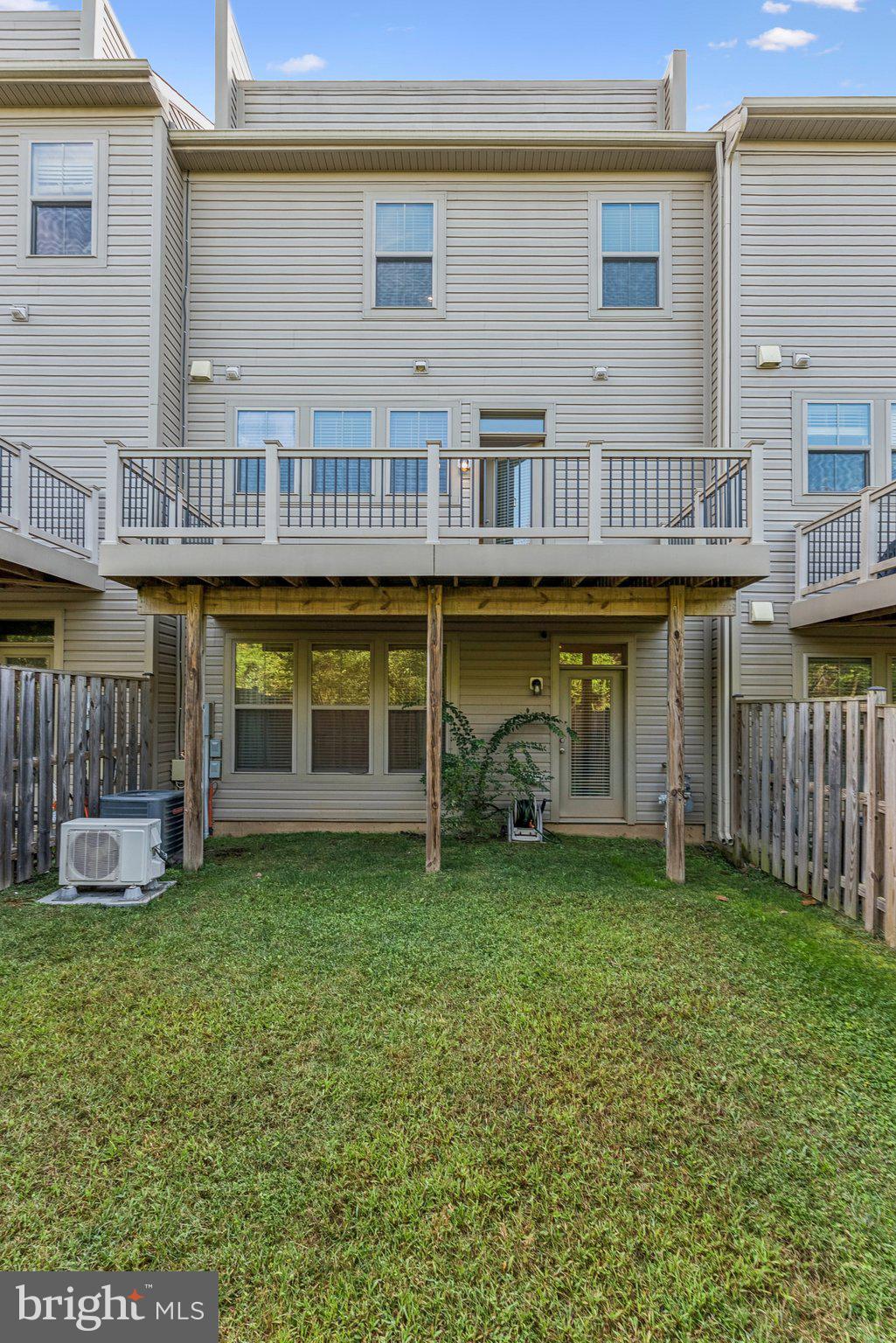 LOUDOUN PLACE - Residential Lease