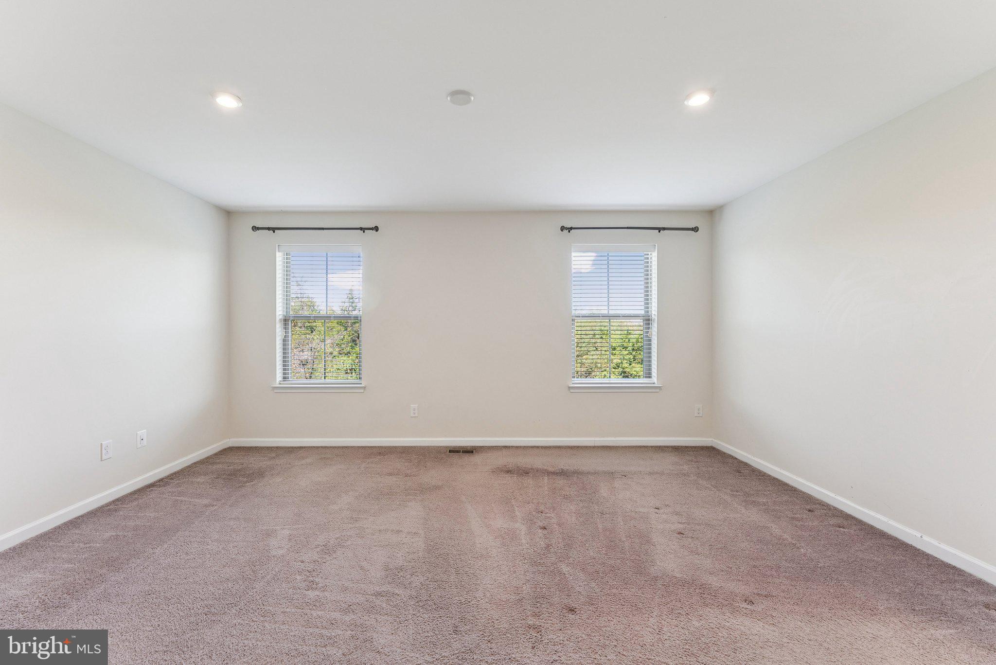 LOUDOUN PLACE - Residential Lease