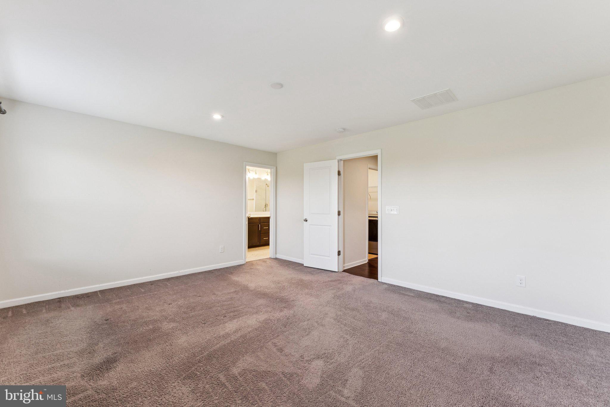 LOUDOUN PLACE - Residential Lease