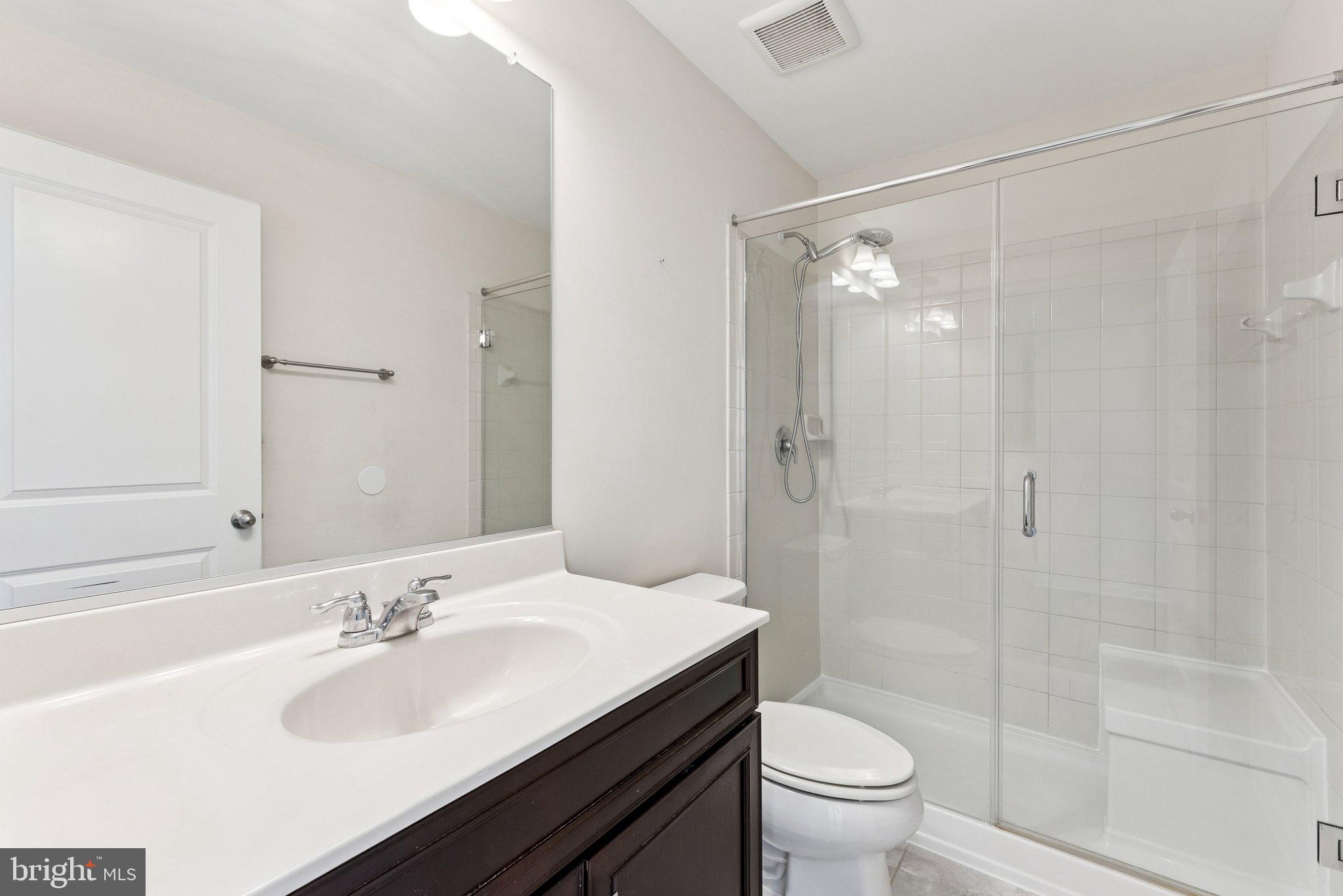 LOUDOUN PLACE - Residential Lease