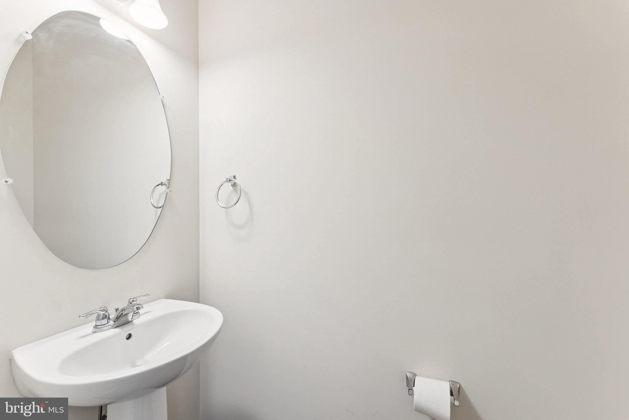 LOUDOUN PLACE - Residential Lease