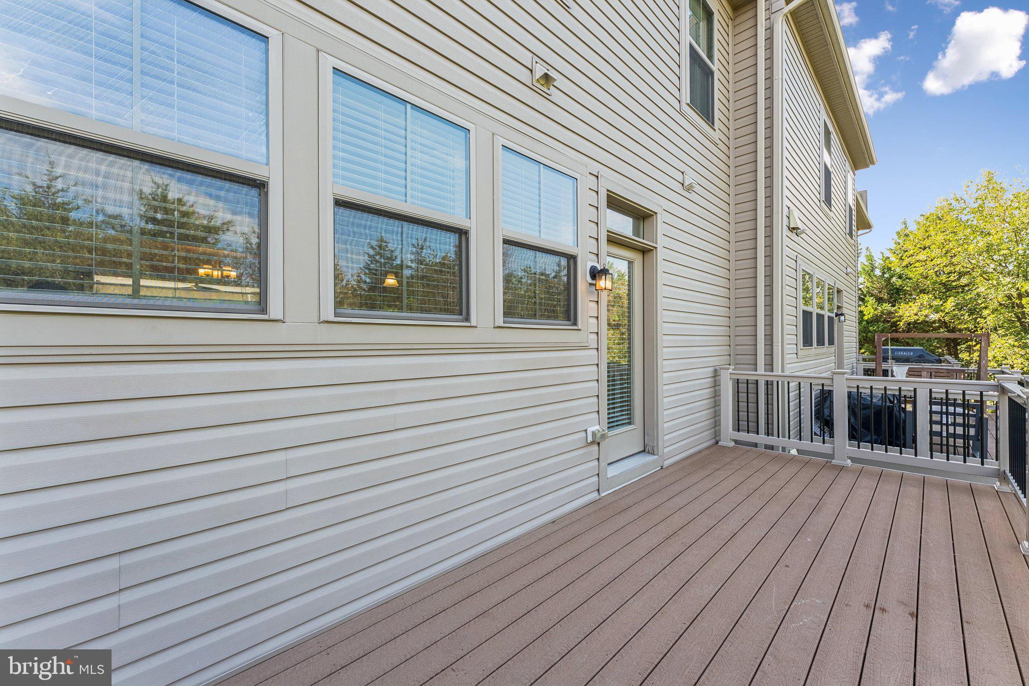 LOUDOUN PLACE - Residential Lease