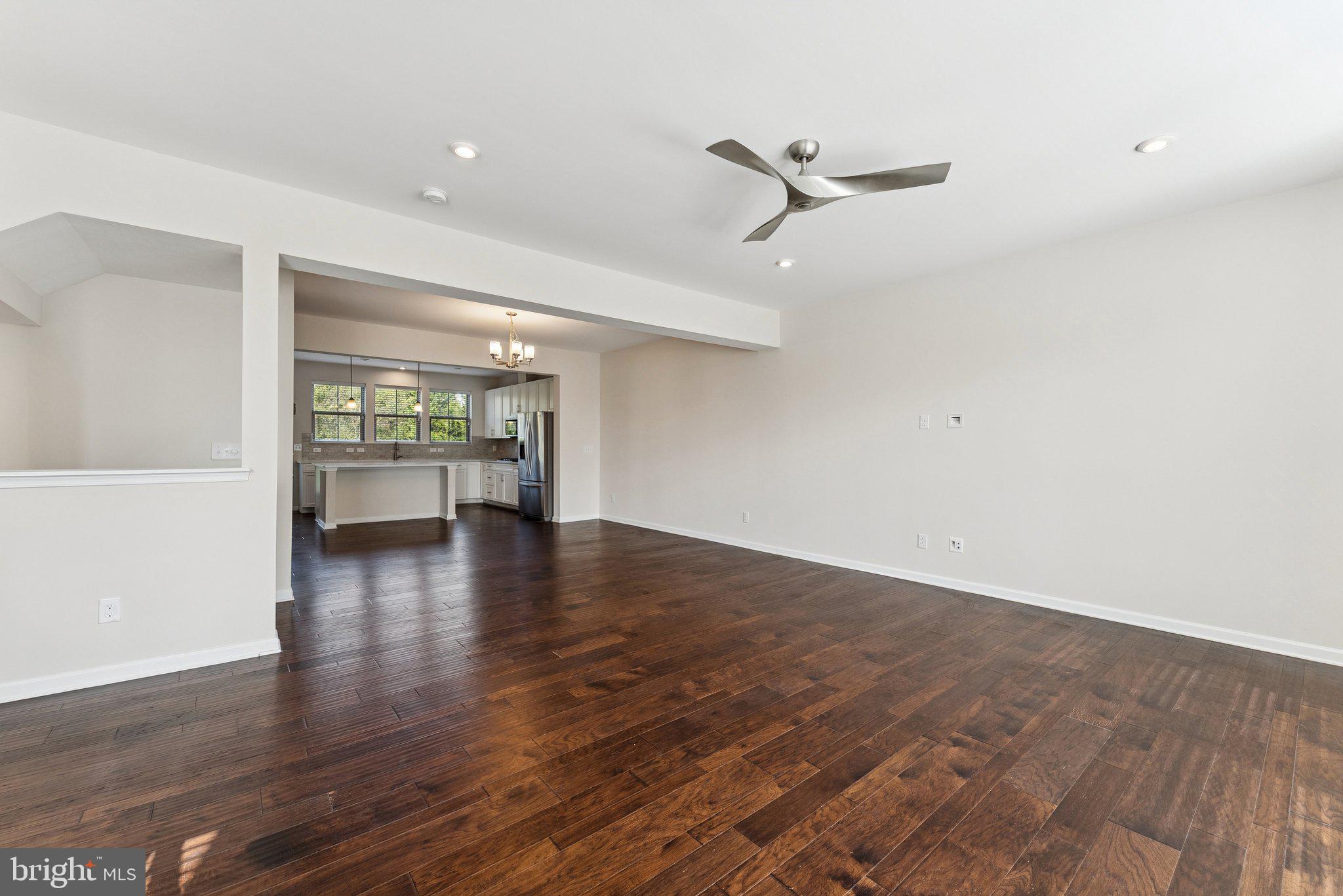 LOUDOUN PLACE - Residential Lease