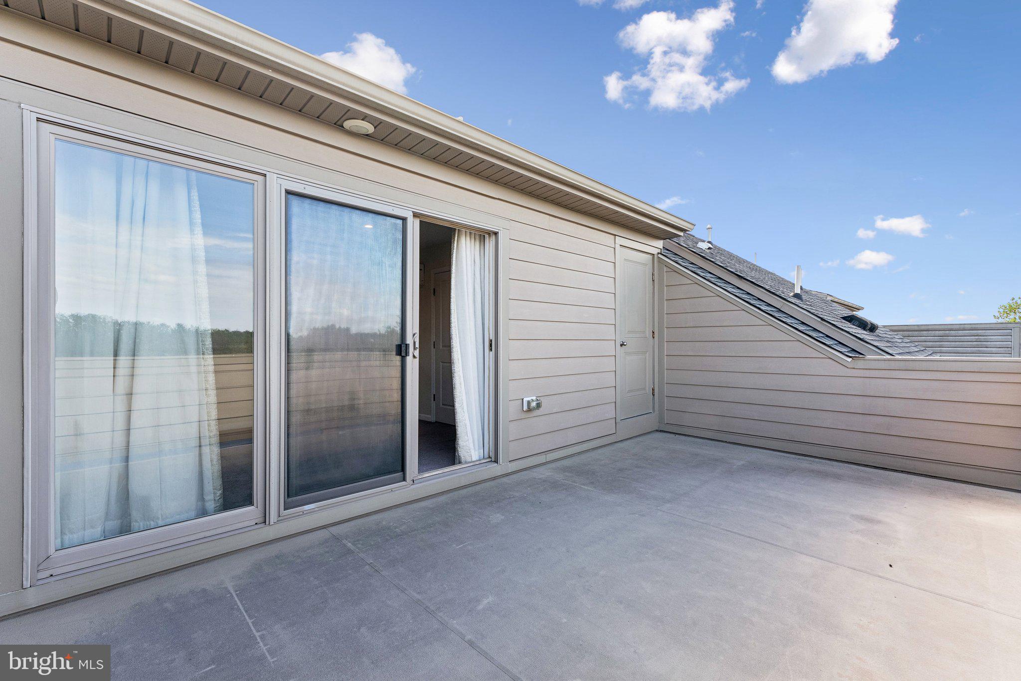 LOUDOUN PLACE - Residential Lease