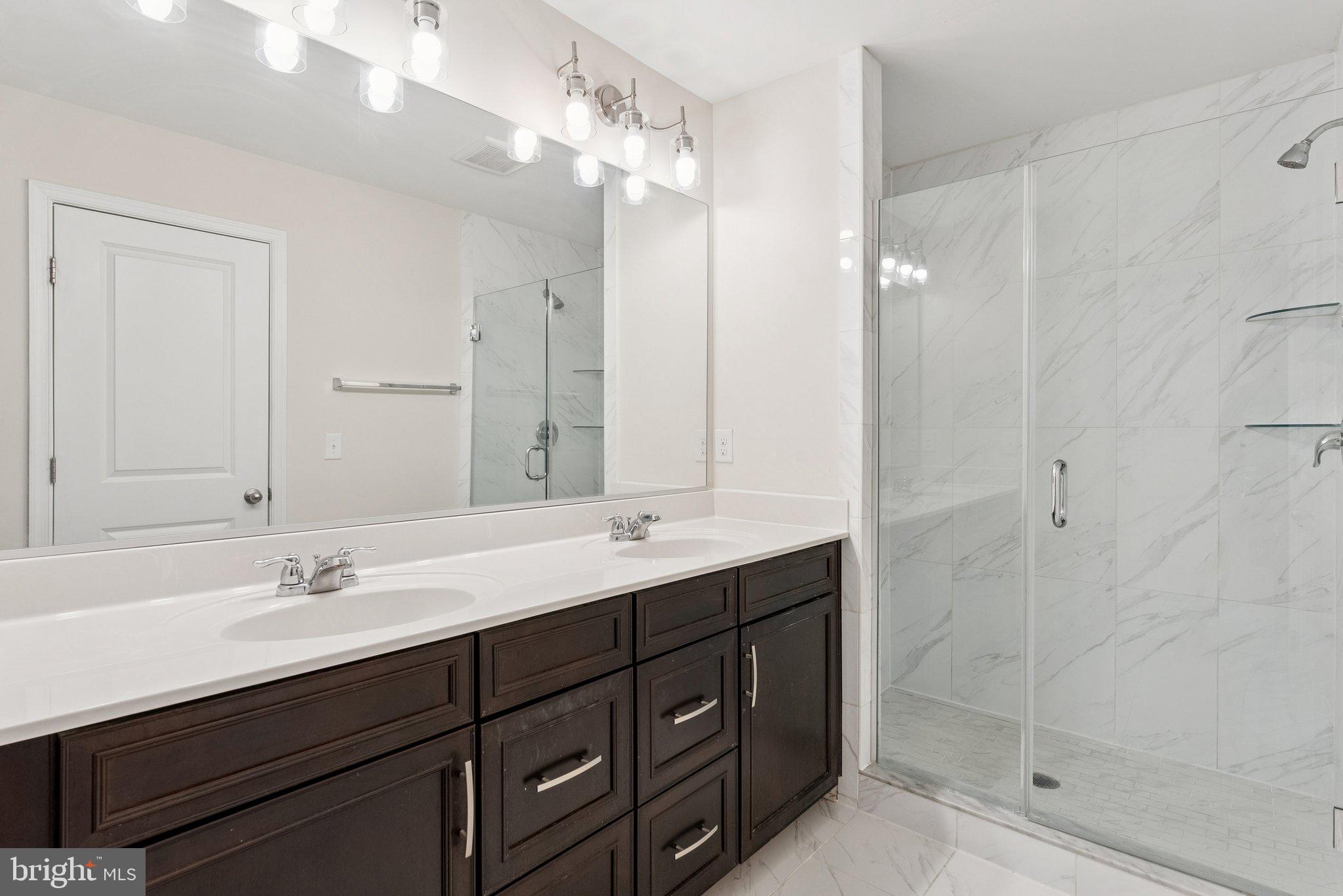 LOUDOUN PLACE - Residential Lease