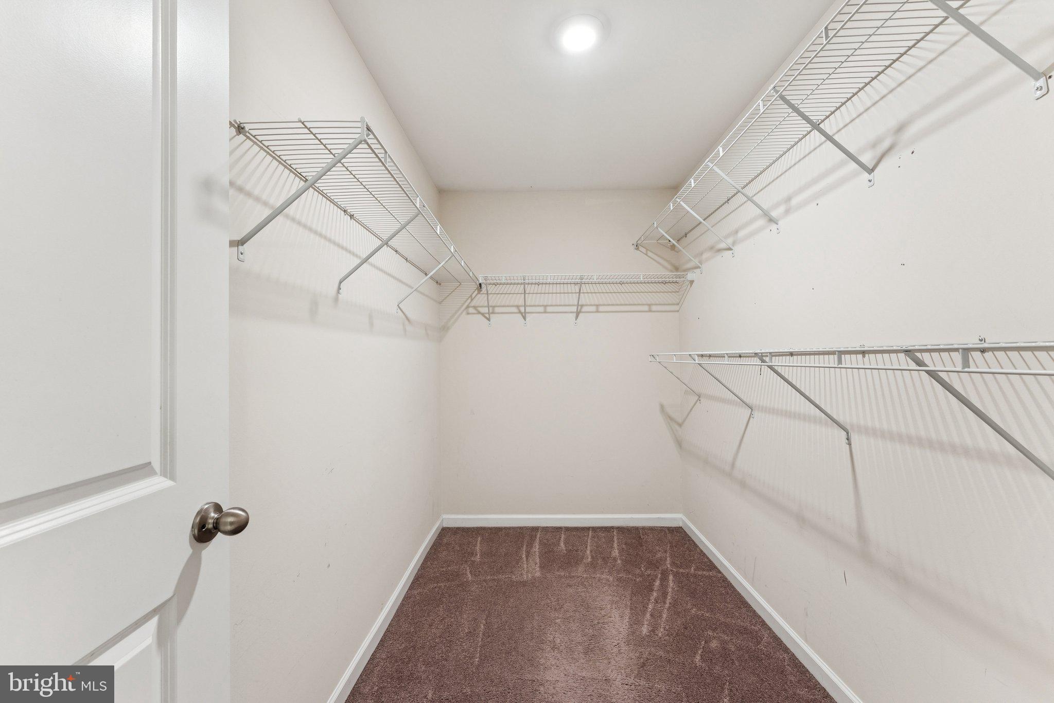 LOUDOUN PLACE - Residential Lease