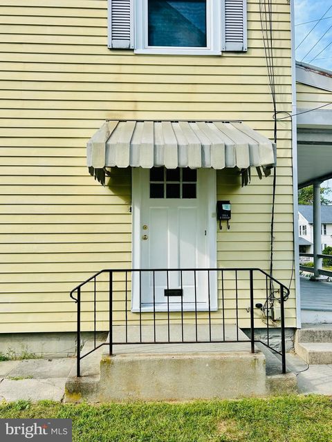 228-B N BARBARA STREET MOUNT JOY PA 17552