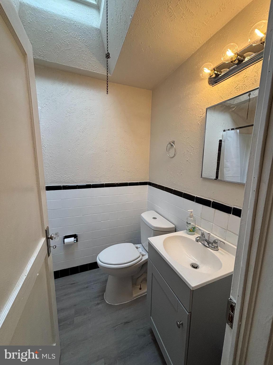 CLIFTON HEIGHTS - Residential Lease