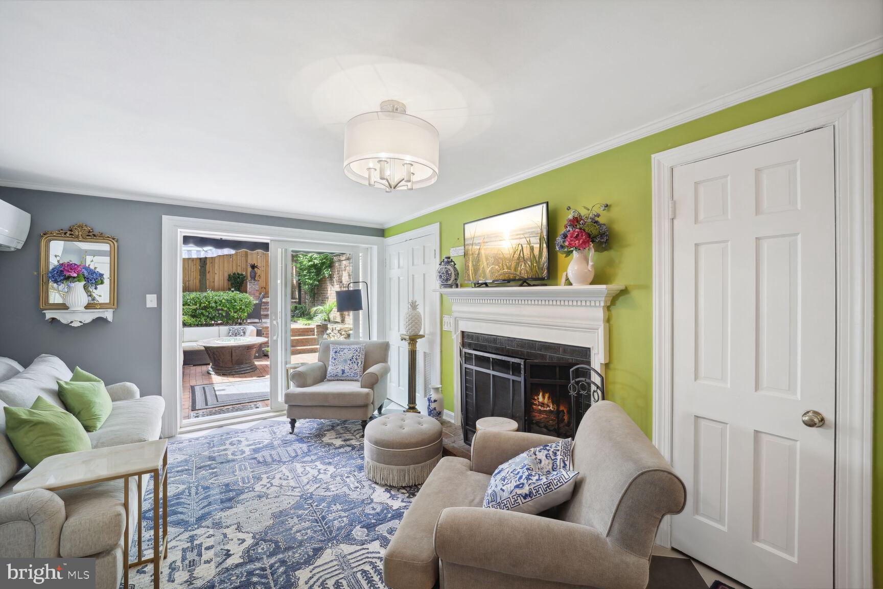 OLD TOWN - Residential Lease