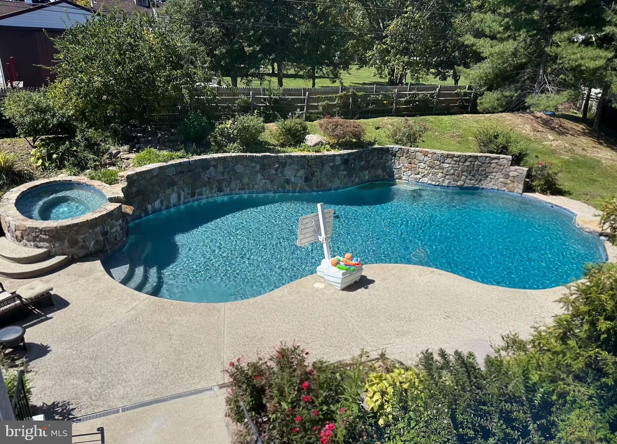 SWEDESFORD CHASE - Residential