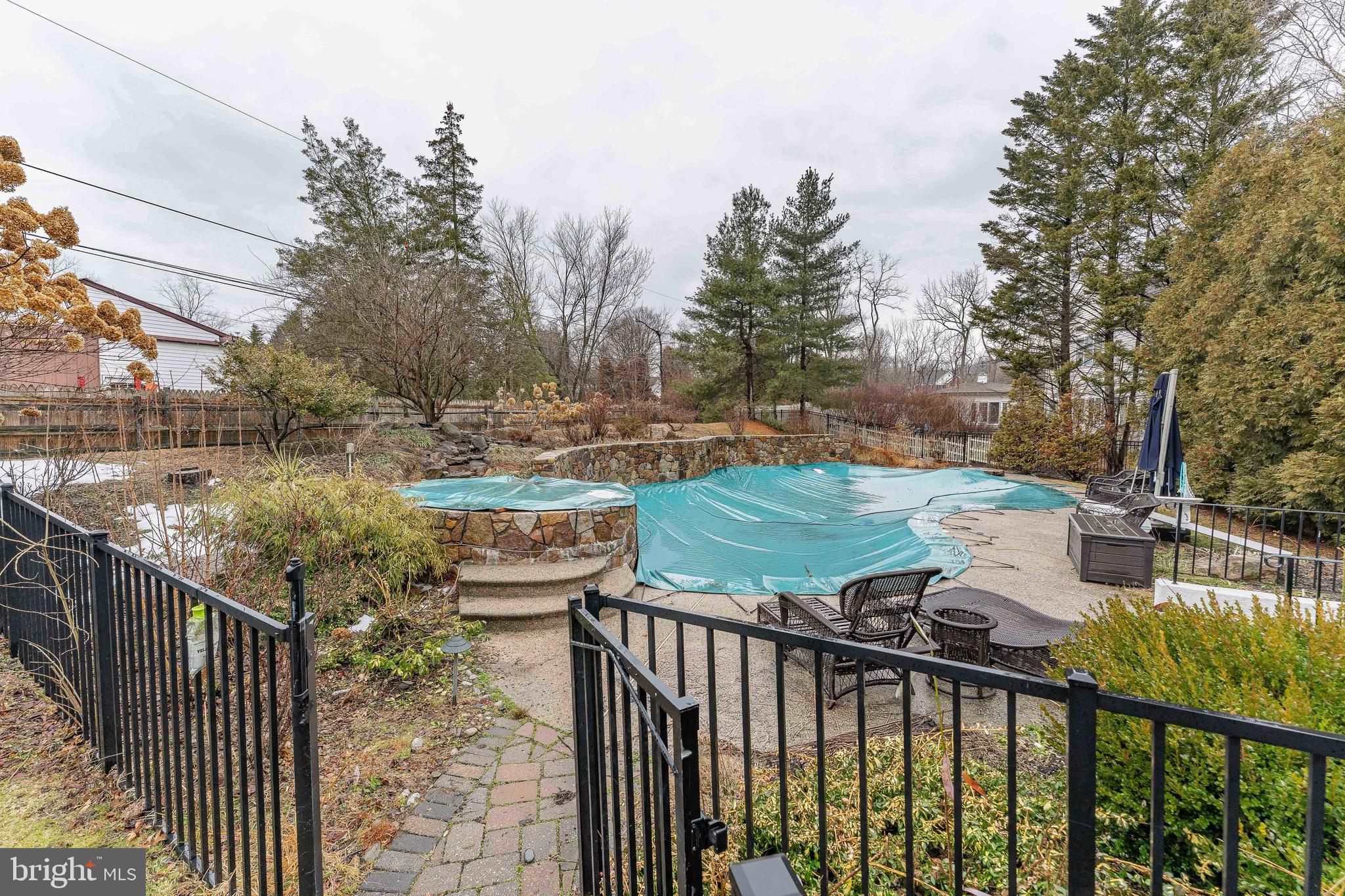 SWEDESFORD CHASE - Residential