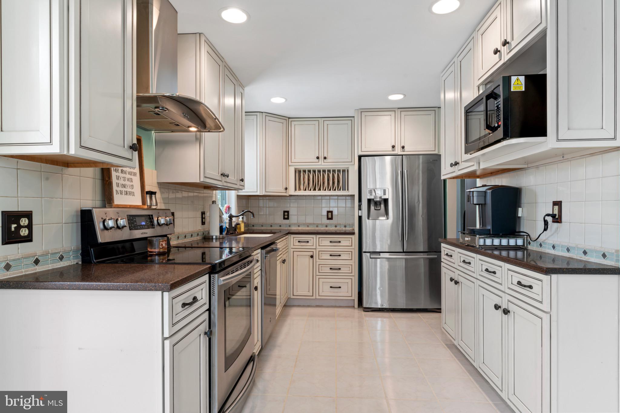 HENSEL STONE WOODS - Residential