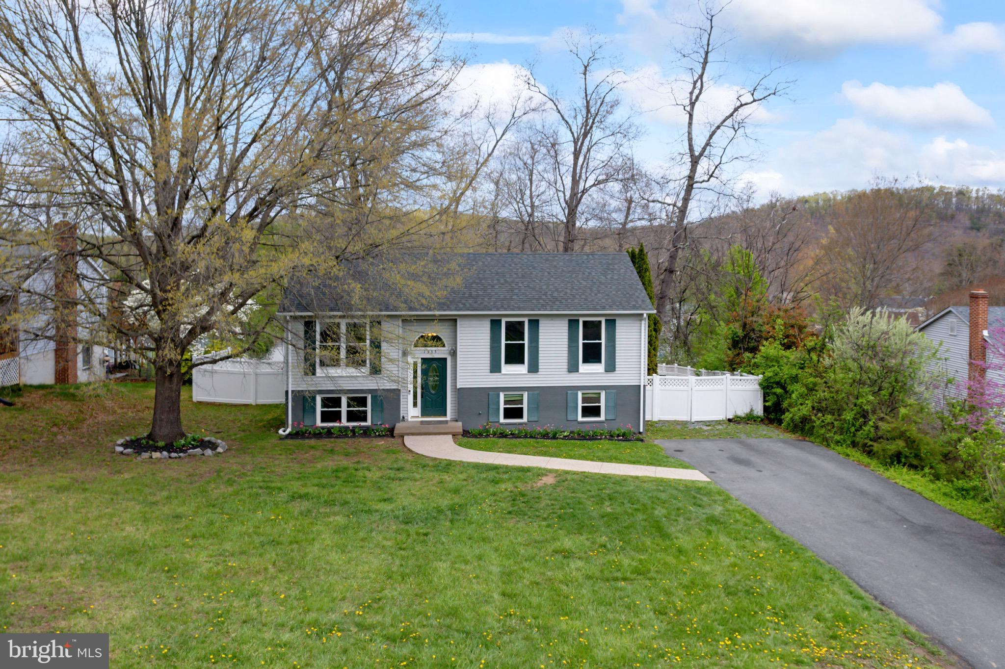 HENSEL STONE WOODS - Residential