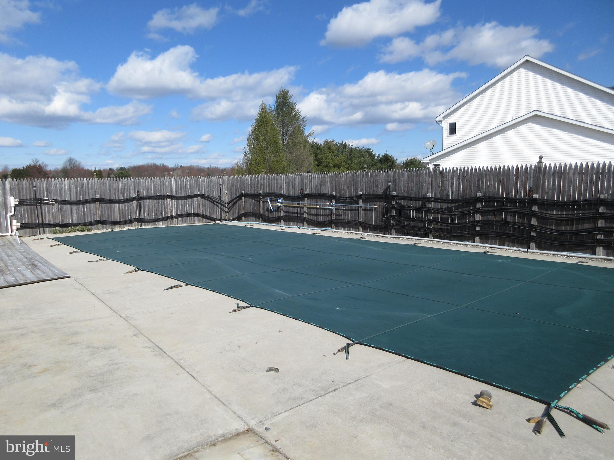 STRAWBERRY FIELDS - Residential